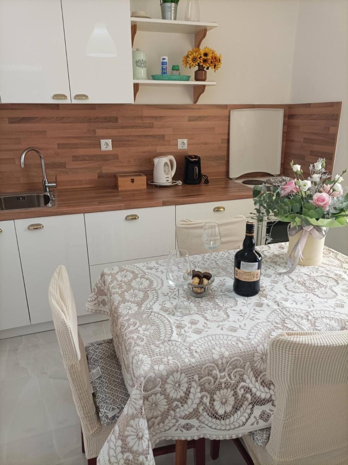 One-Bedroom Apartment - Photo 14