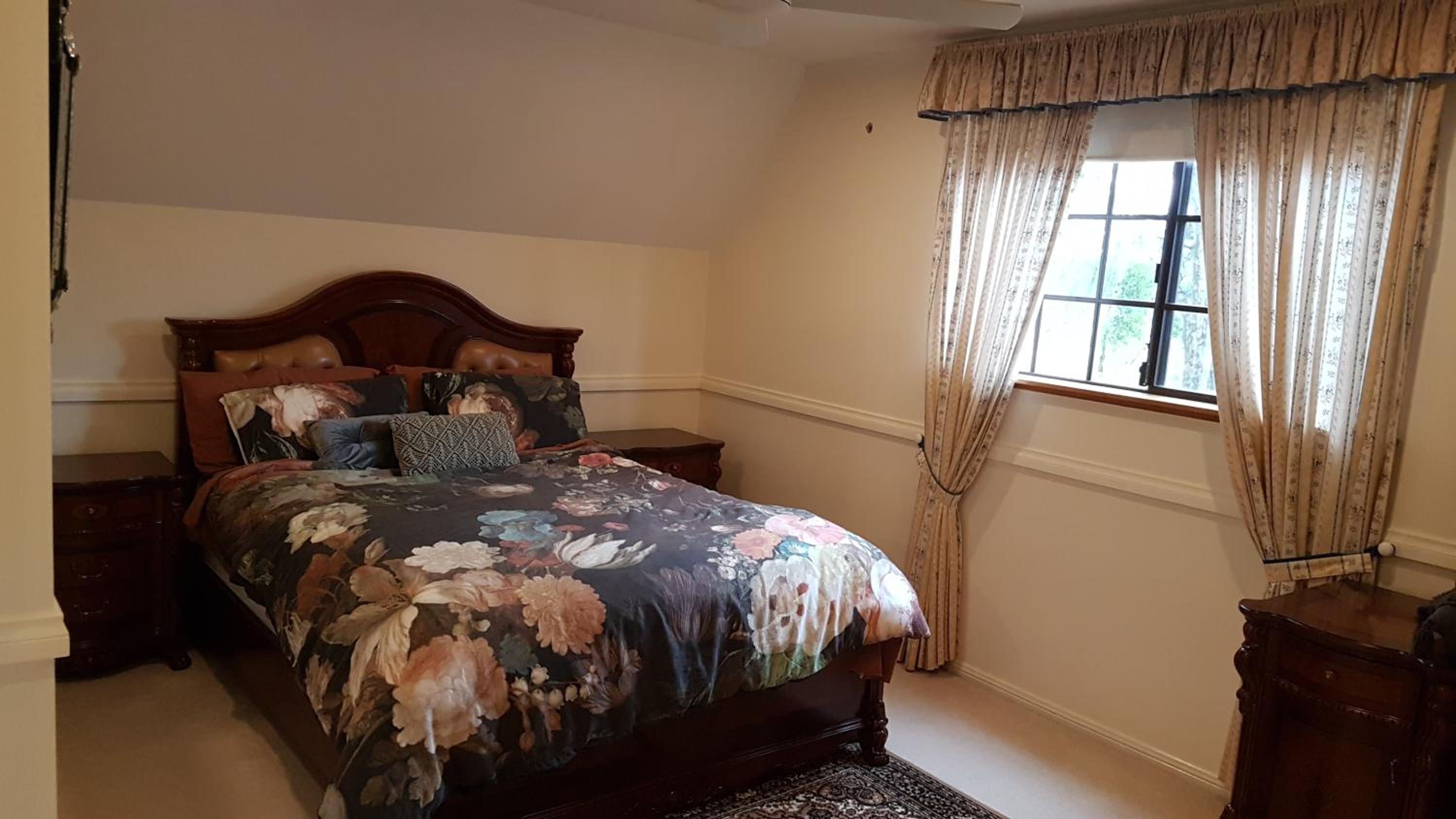 Deluxe Queen Room photo 2