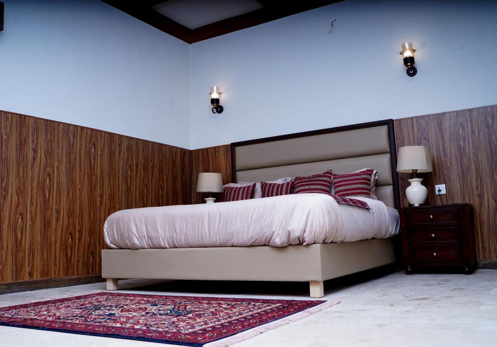 Deluxe Double Room with Balcony photo 1