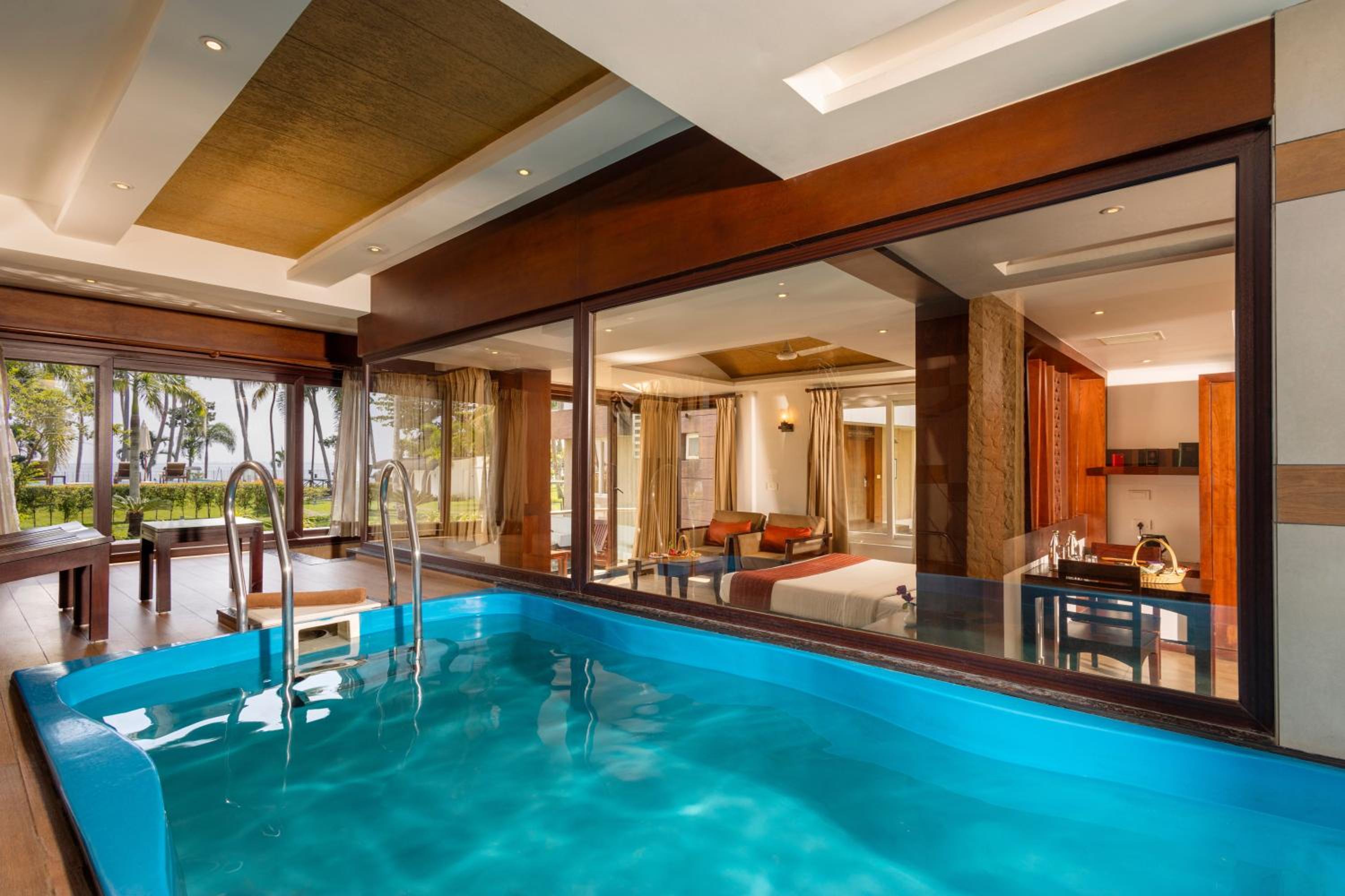 Villa with Private Pool - Photo 3