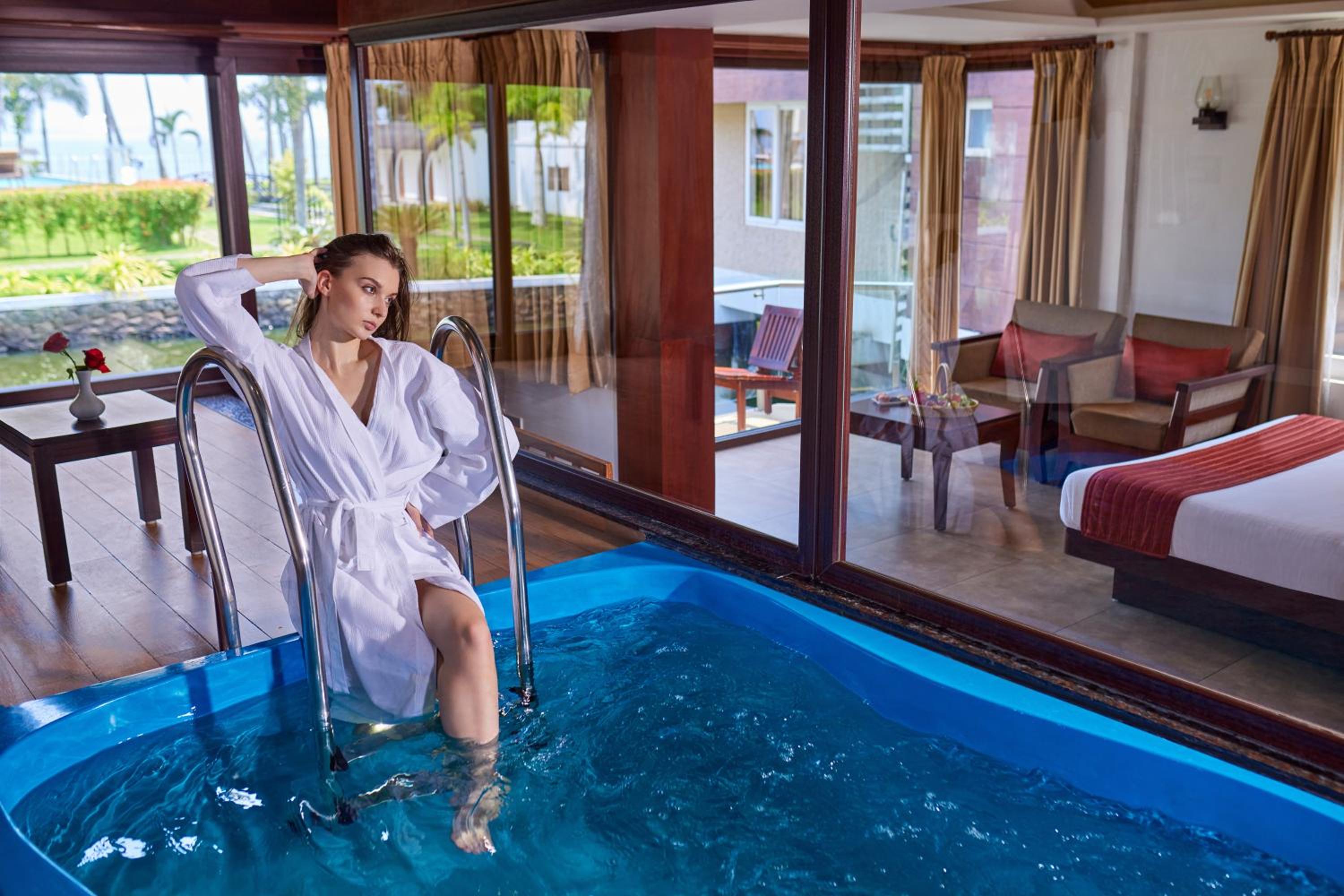 Villa with Private Pool - Photo 7