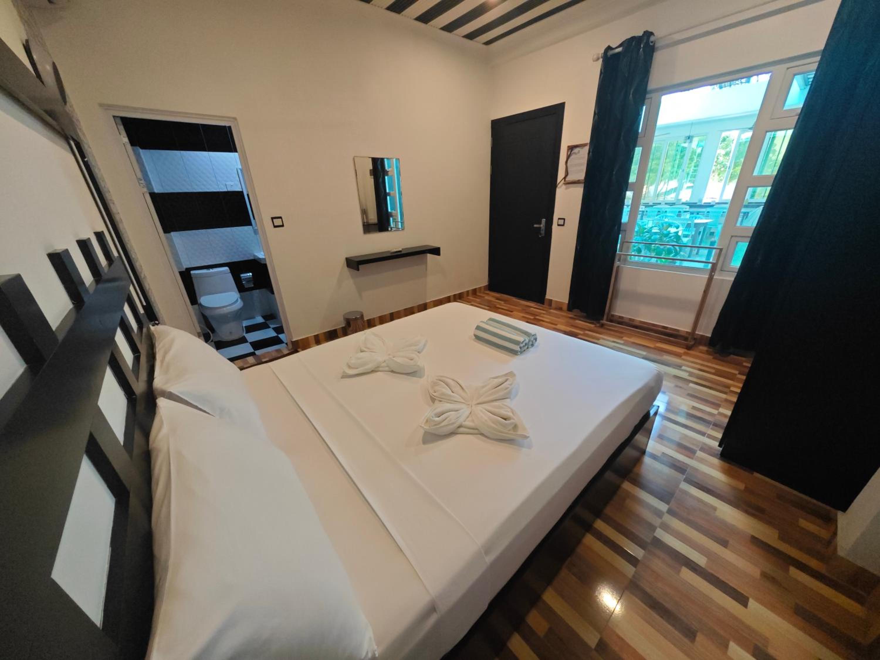Deluxe Double Room photo 3