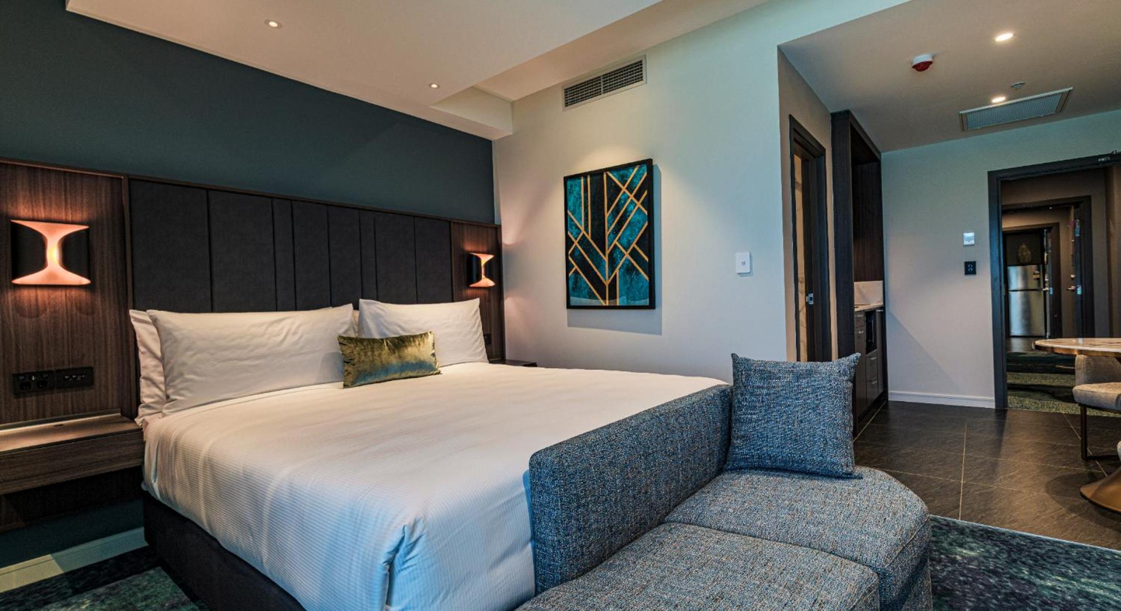 Superior King Room - Photo 7
