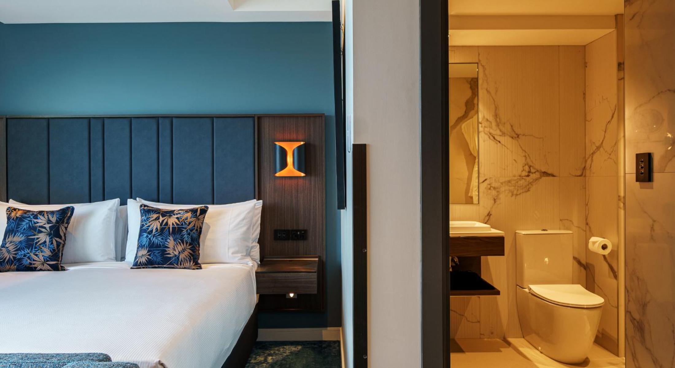 Superior King Room - Photo 8