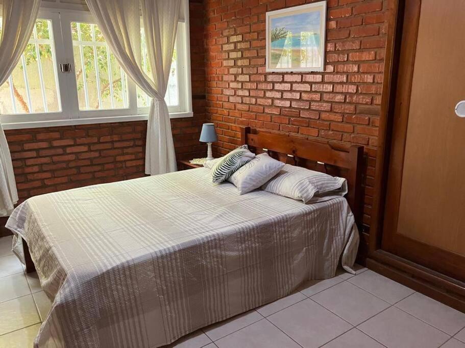 Six-Bedroom House photo 1
