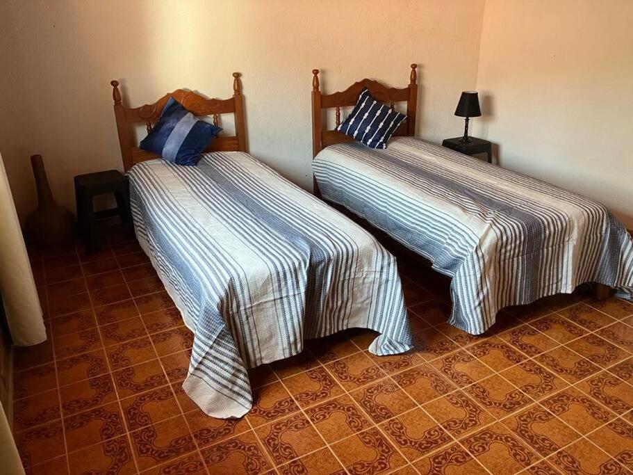 Six-Bedroom House photo 2