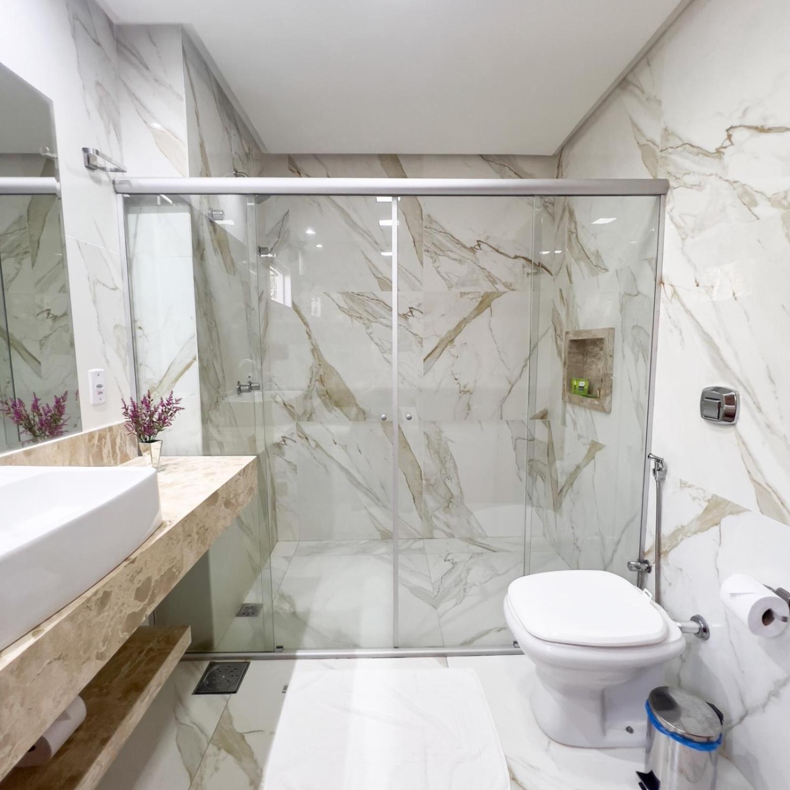 Suite with Spa Bath - Photo 11