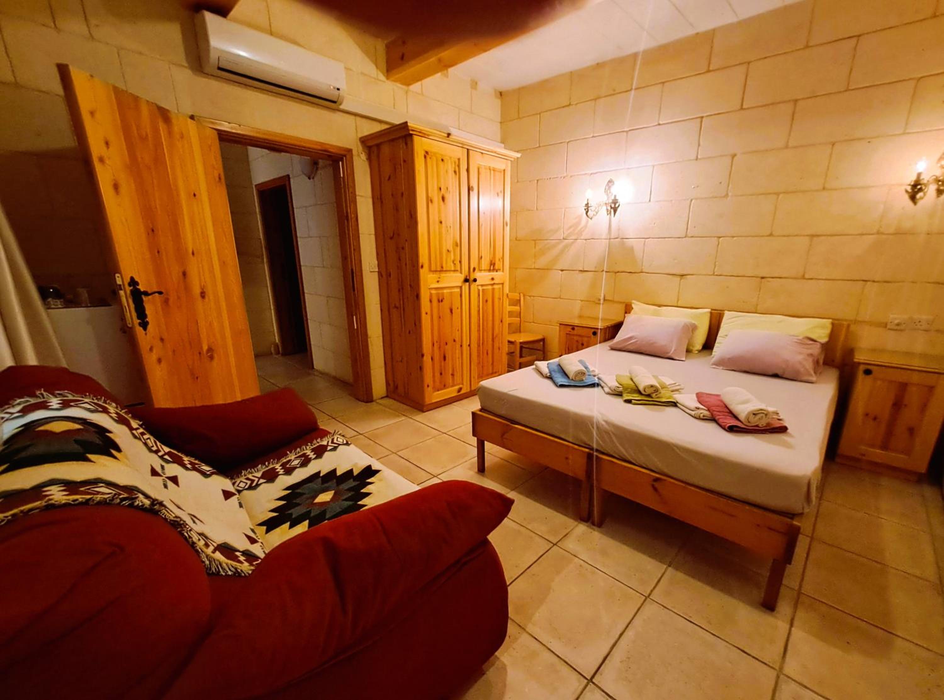 Budget Double or Twin Room photo 2