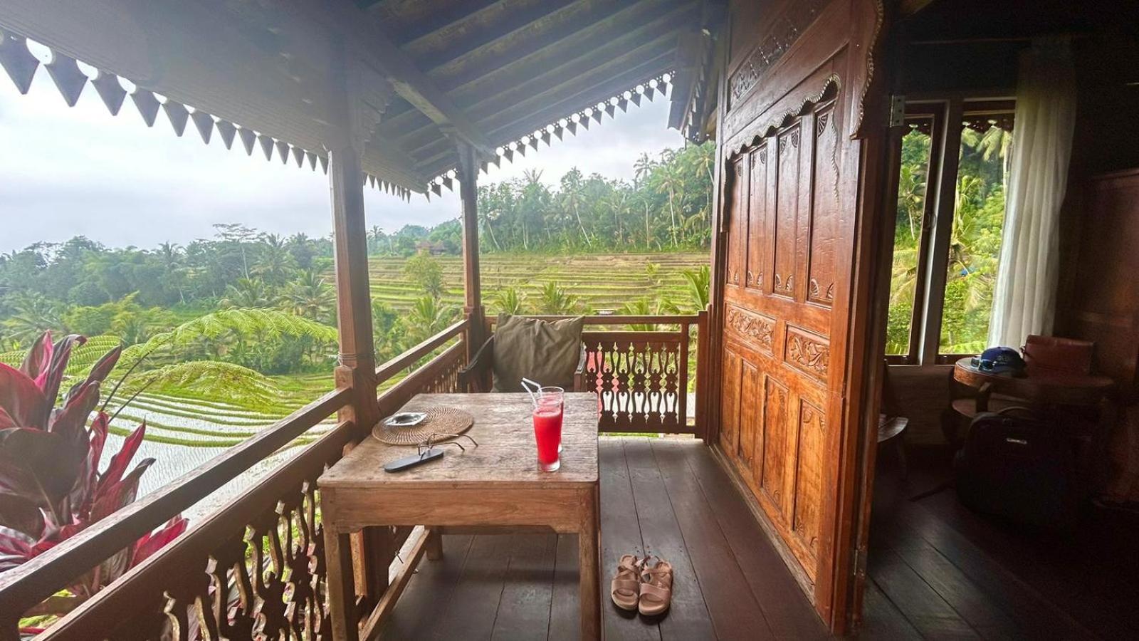 King Room with Balcony - Photo 10