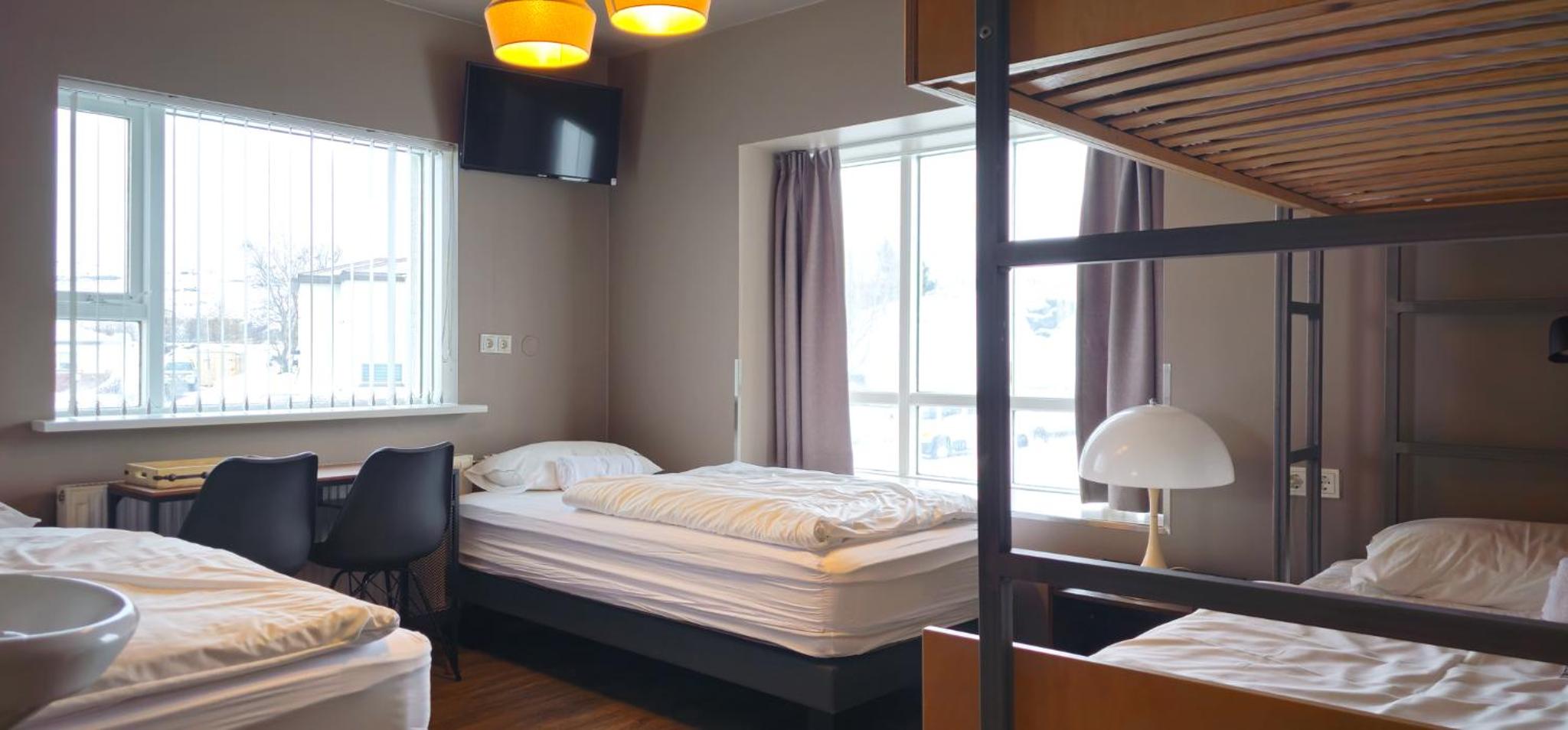 Private Quadruple Room with Shared Bathroom photo 2