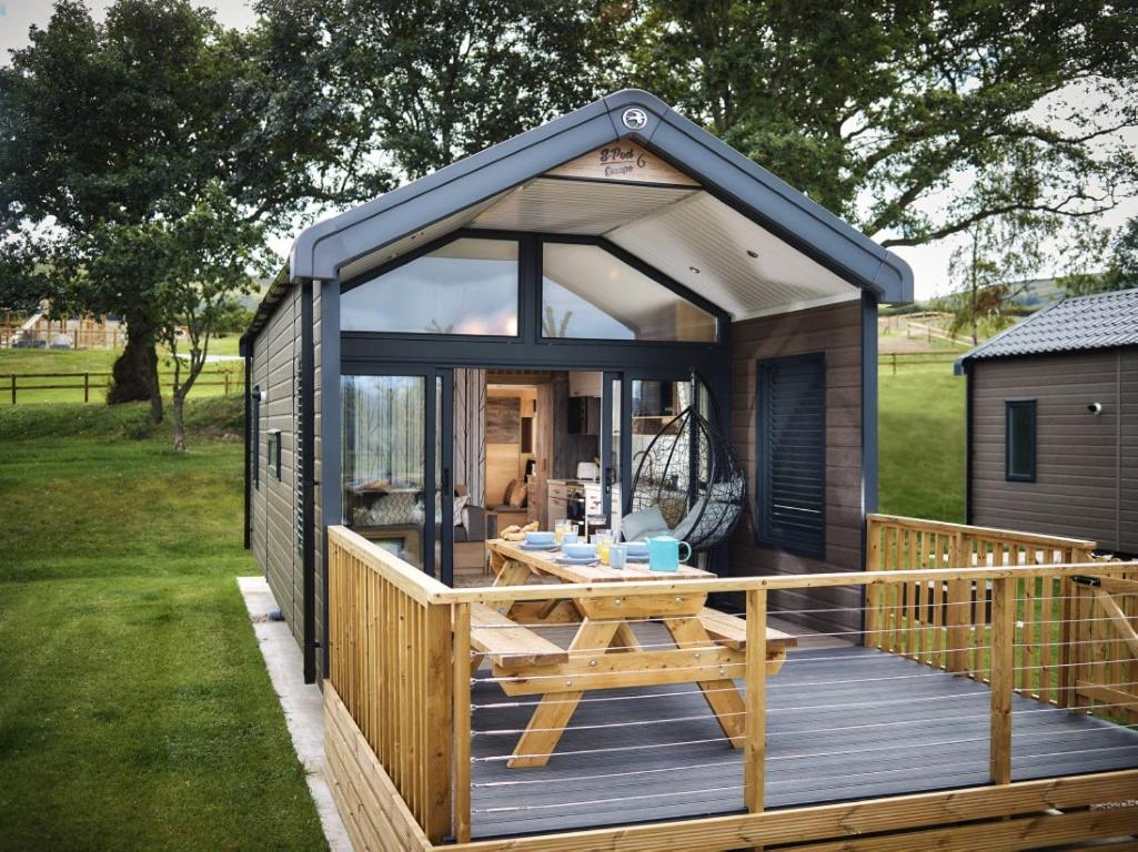 Caravan photo 1