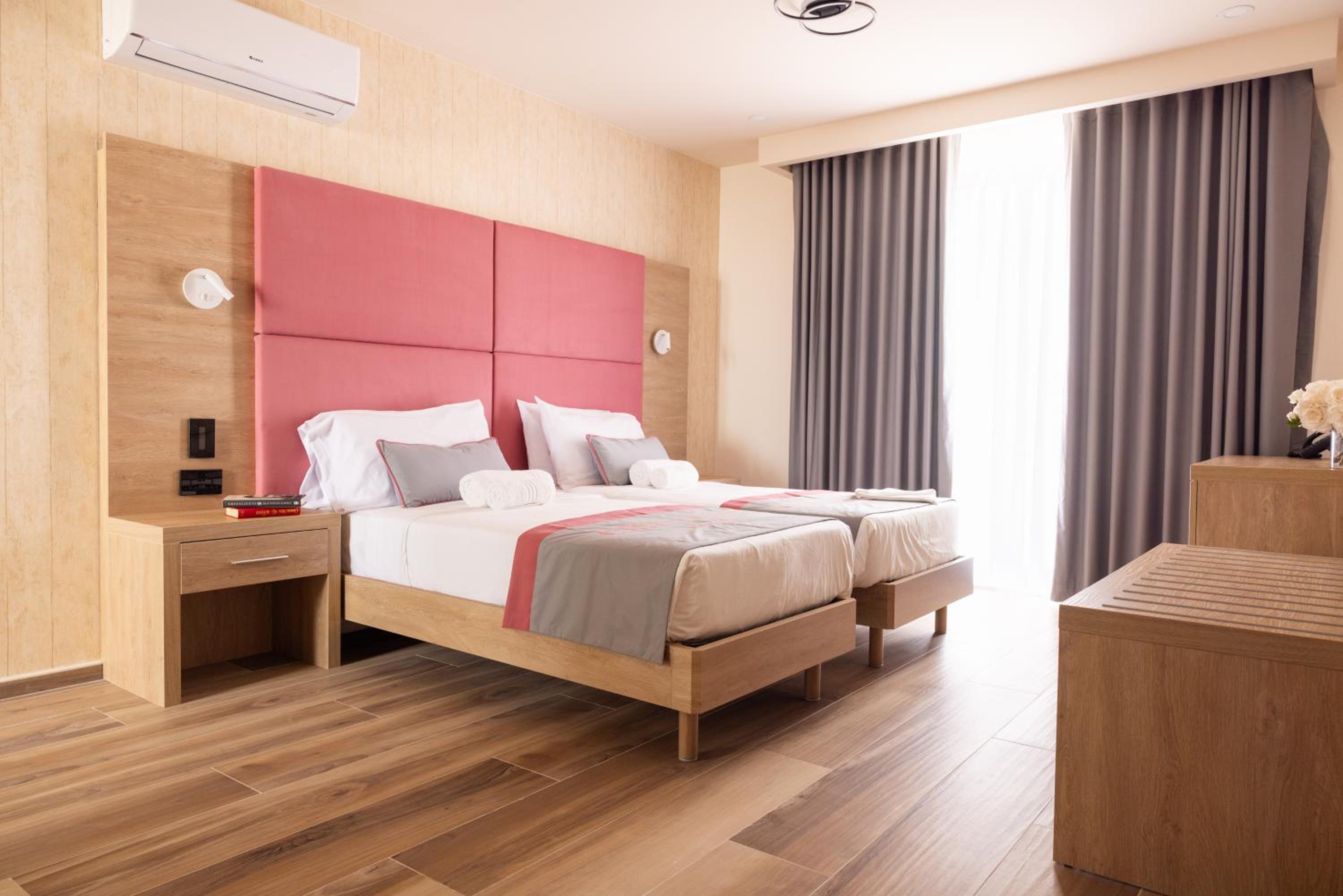 Superior Deluxe Double or Twin Room  - Photo 2
