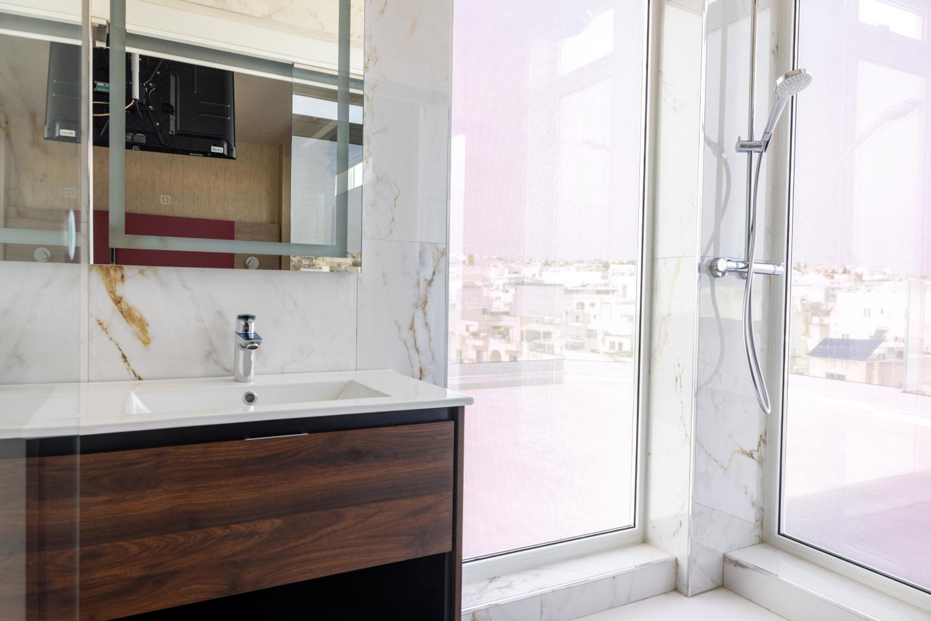 Double Room with Terrace - Photo 9