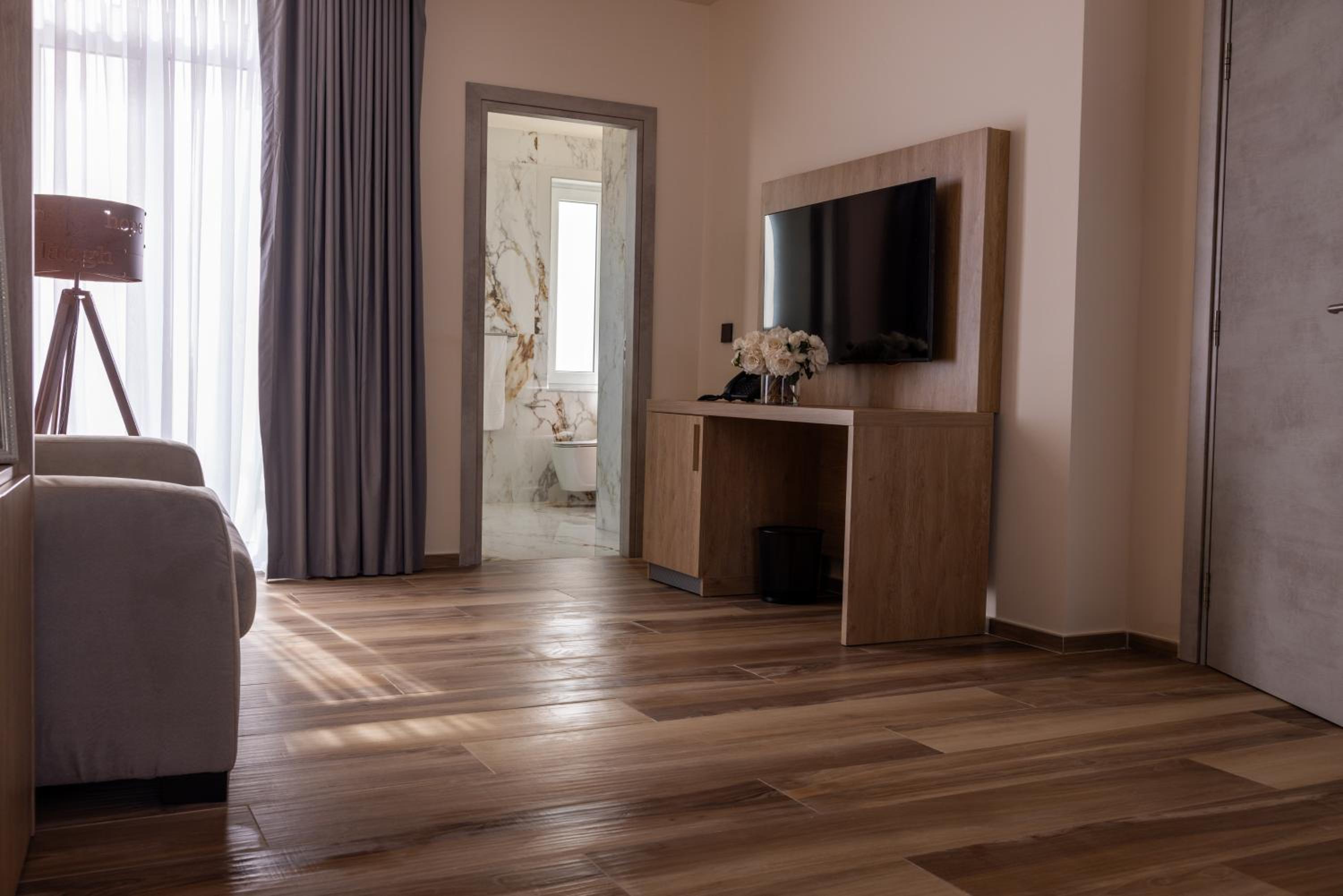 Family Room with Terrace - Photo 7