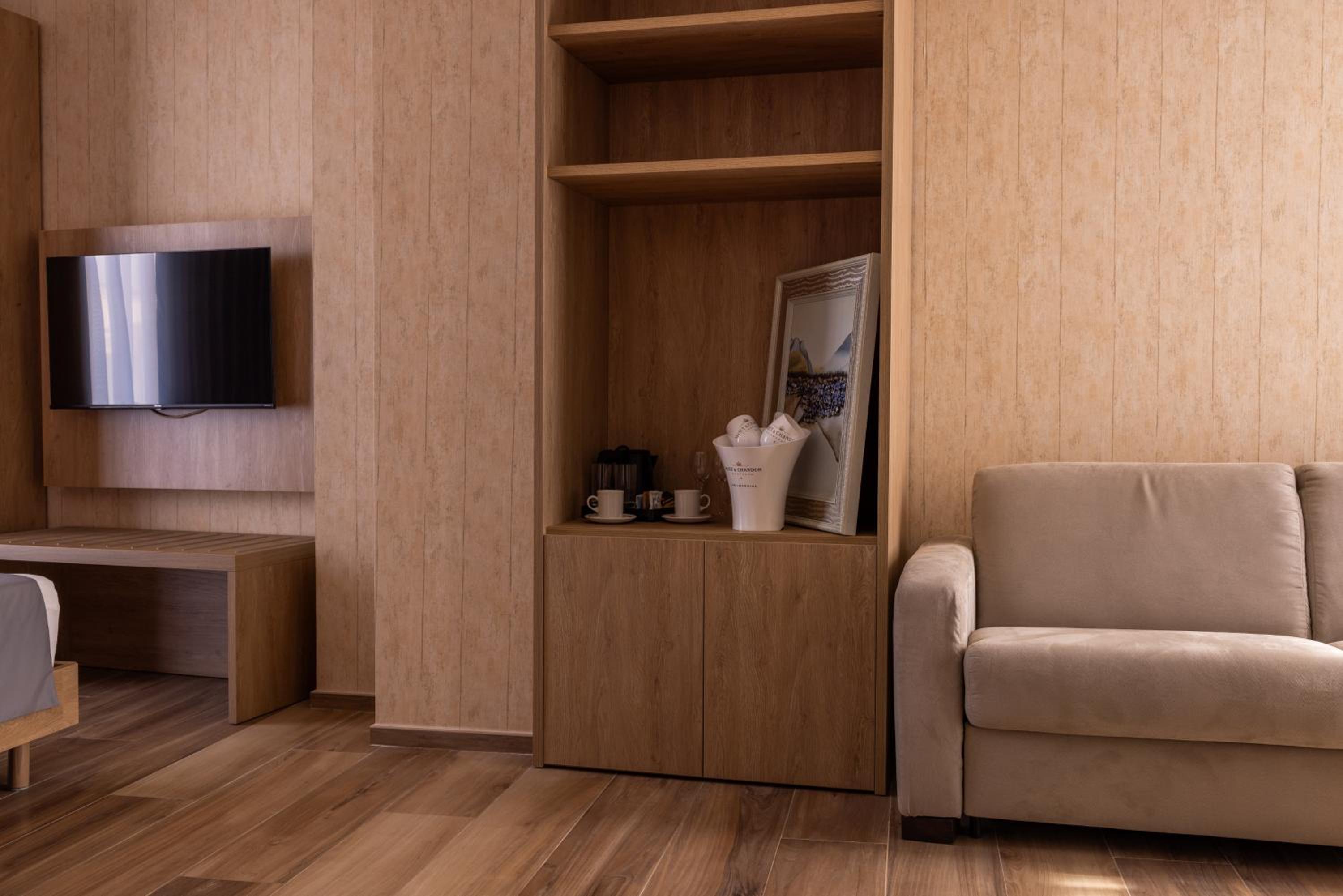Family Room with Terrace - Photo 11