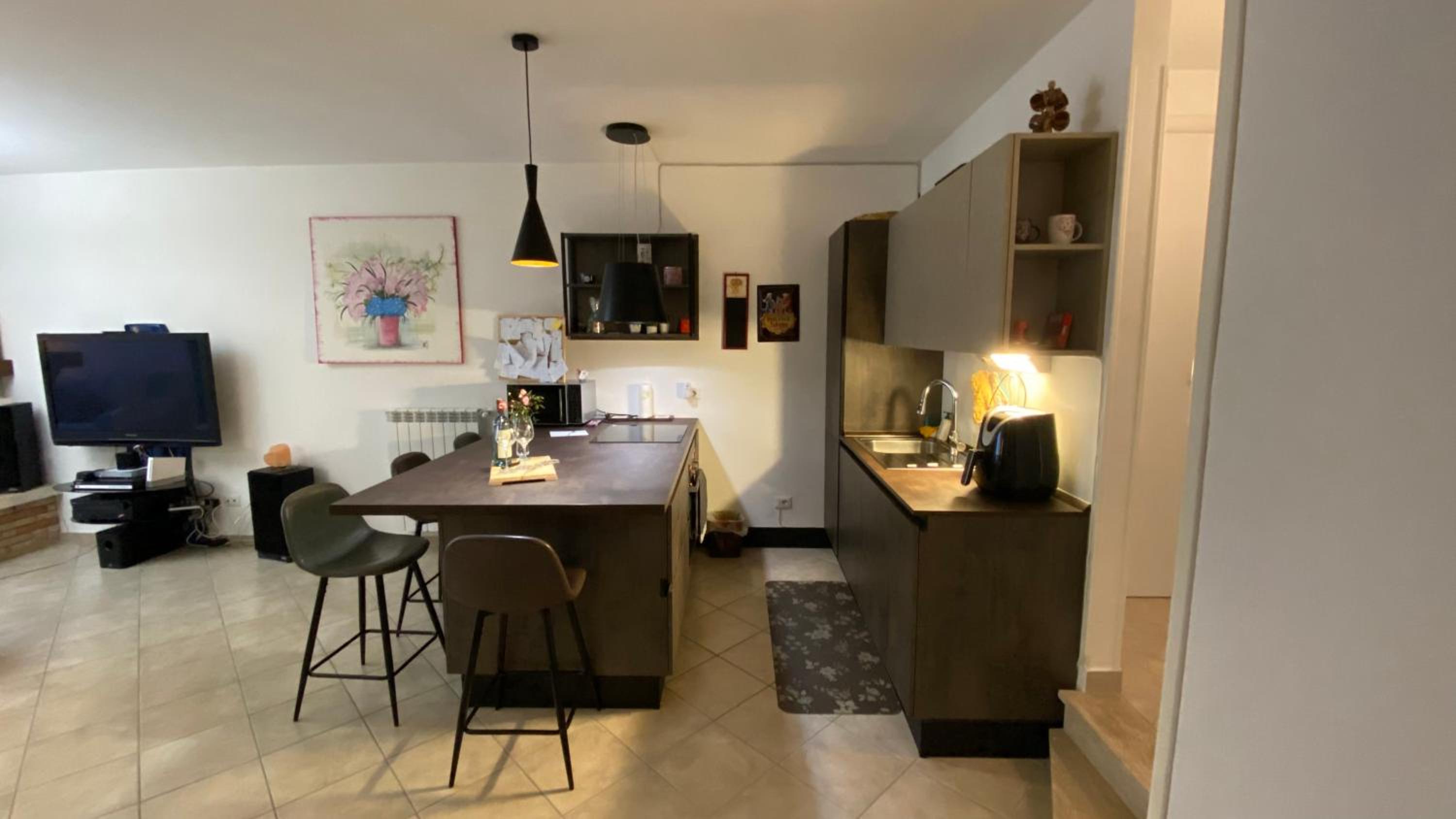 One-Bedroom Apartment - Non-Smoking photo 2