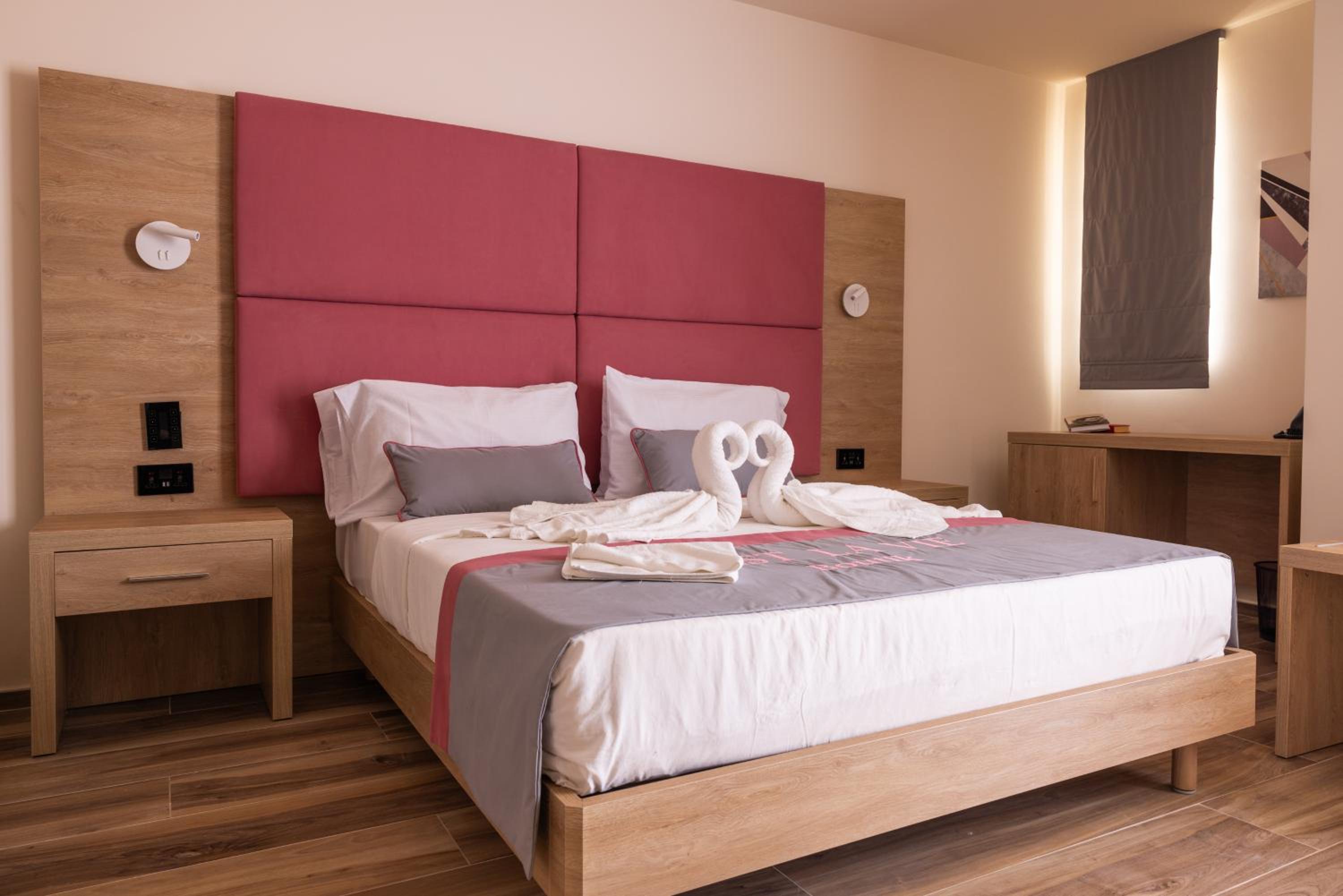 Superior Double Room - Photo 2