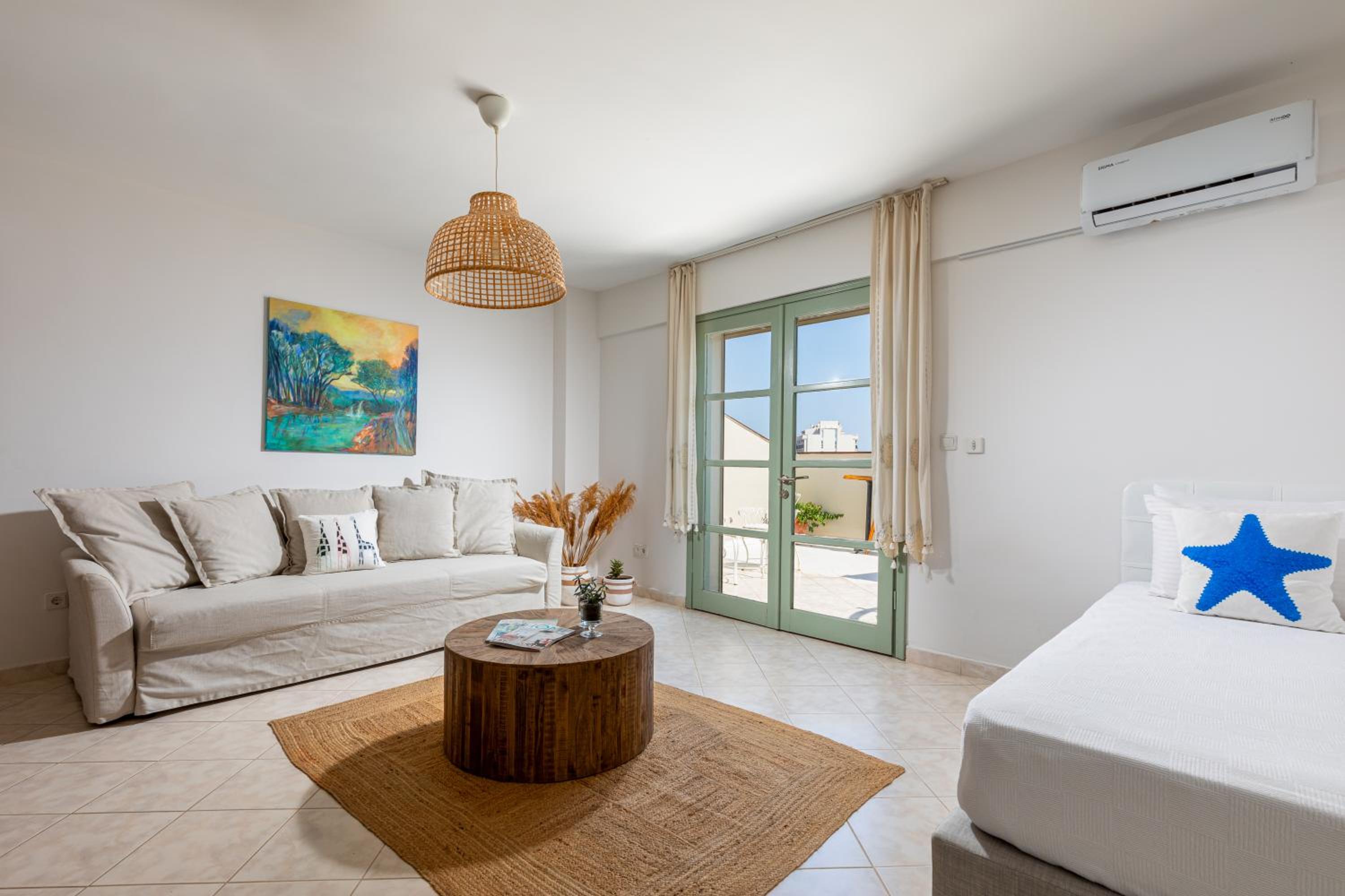Deluxe Apartment
