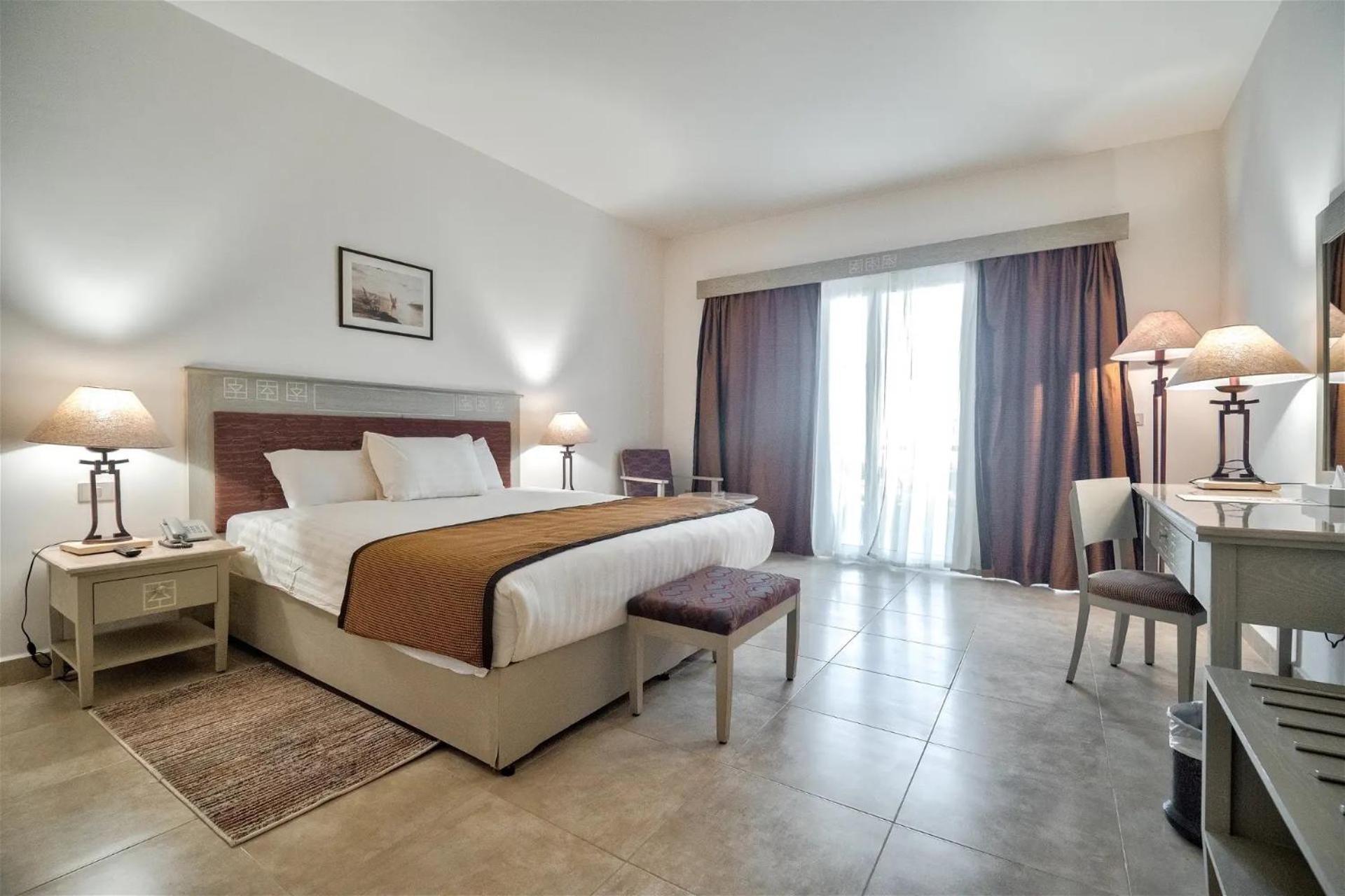 Double Room with Sea View - Photo 6