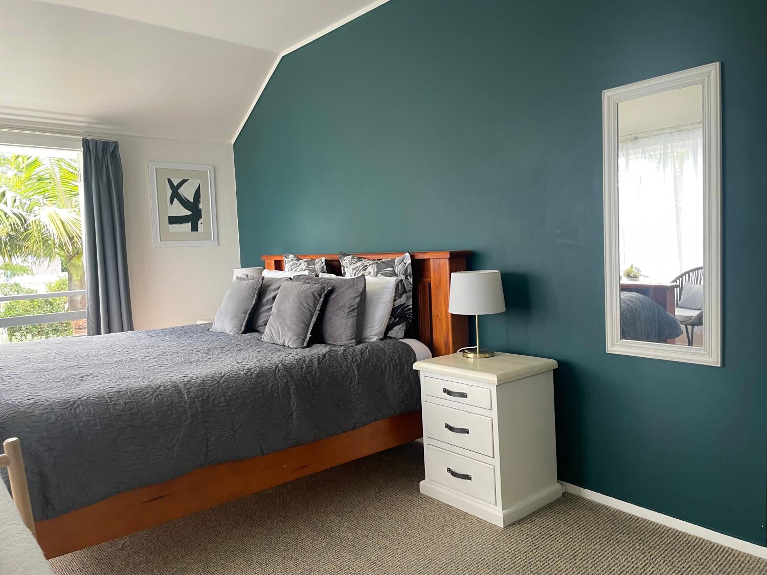 Superior King Room - Photo 17