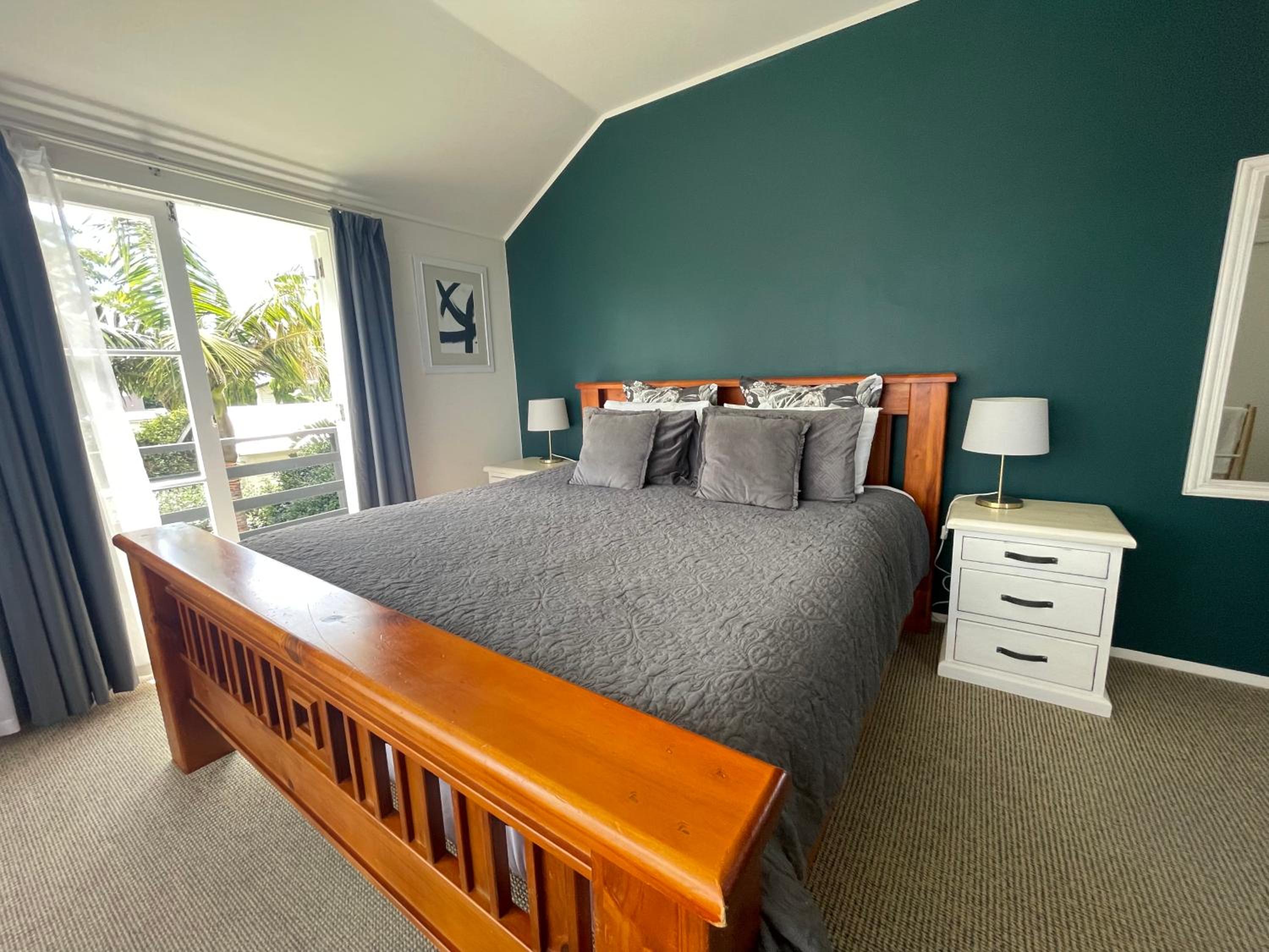Superior King Room - Photo 18