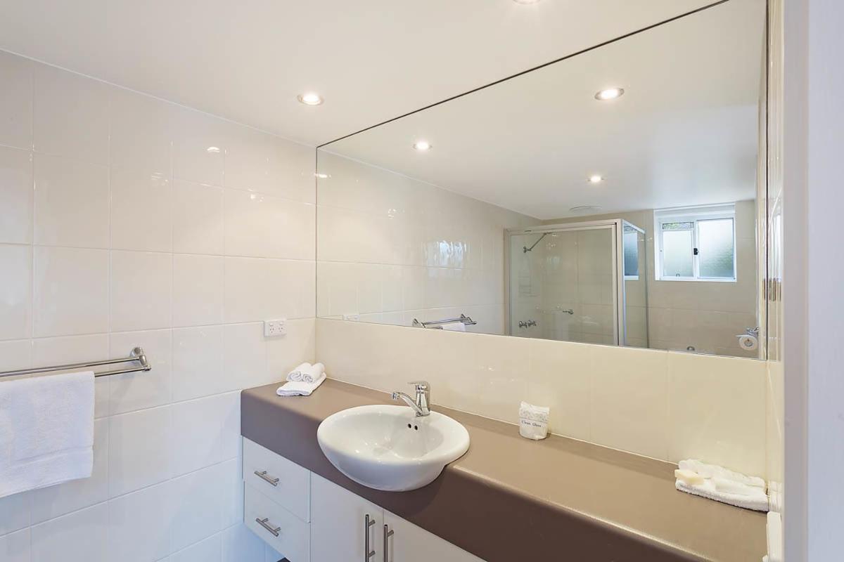 Luxury One-Bedroom Apartment photo 3