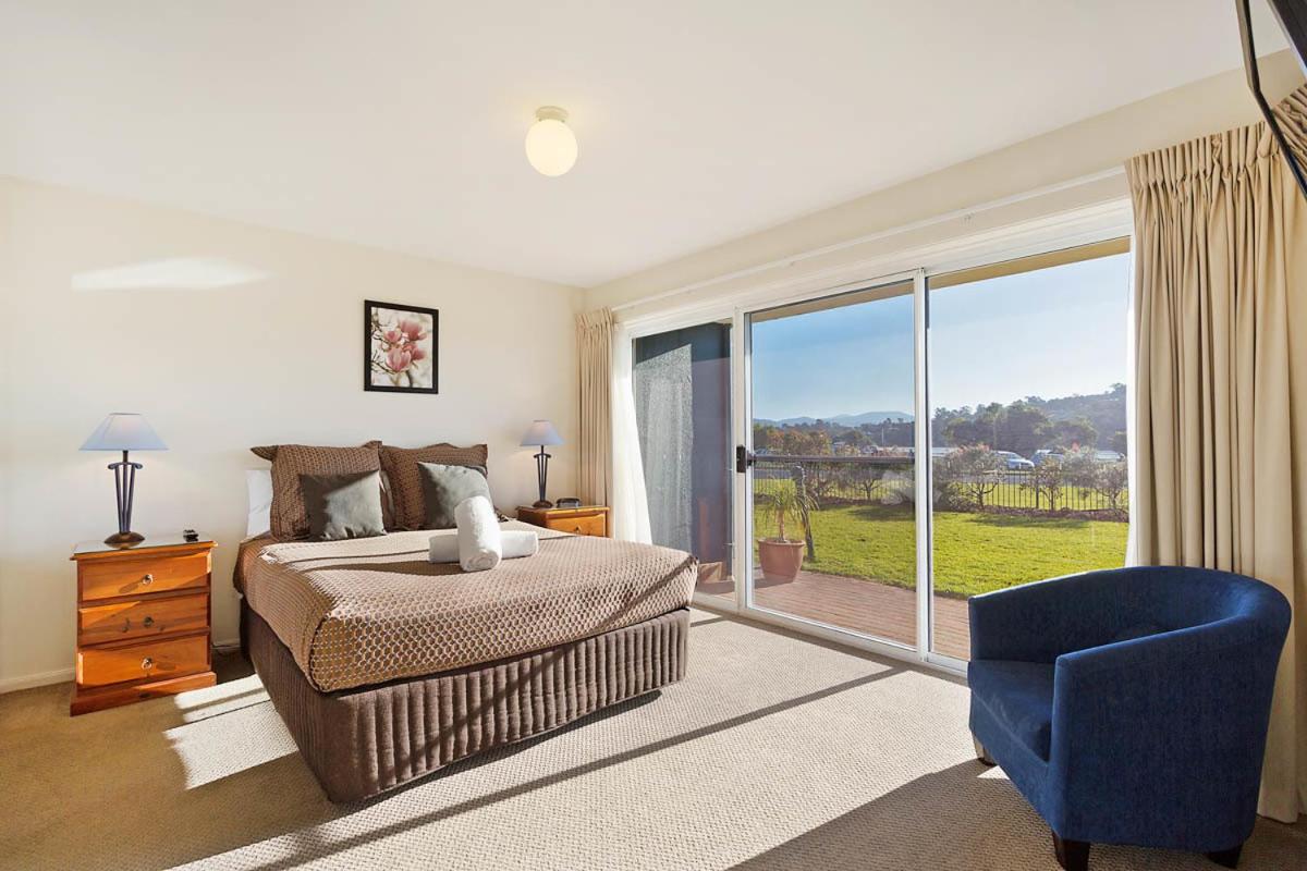 Luxury Two-Bedroom Apartment photo 3
