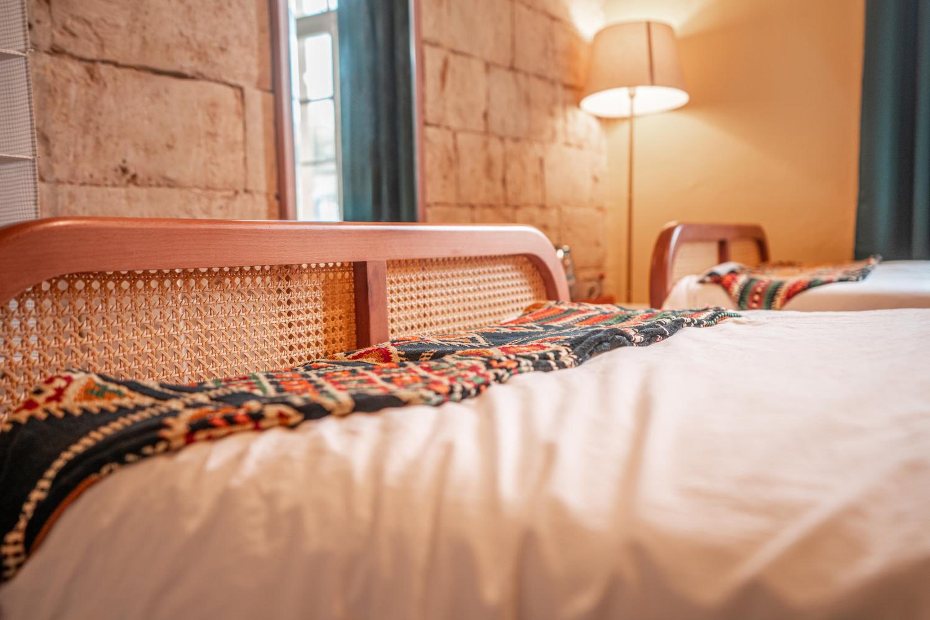 Standard Twin Room - Photo 8