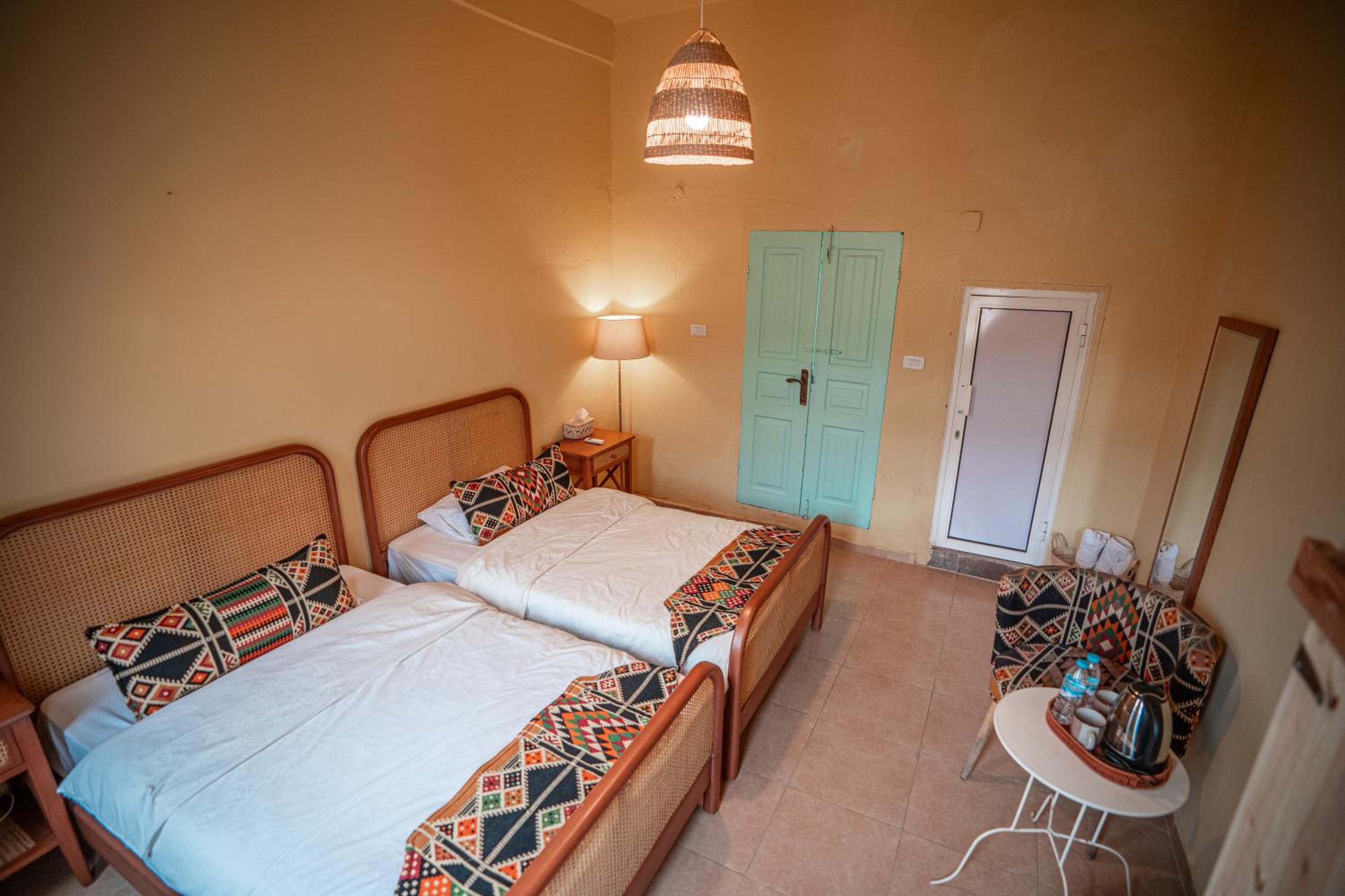 Standard Twin Room - Photo 5