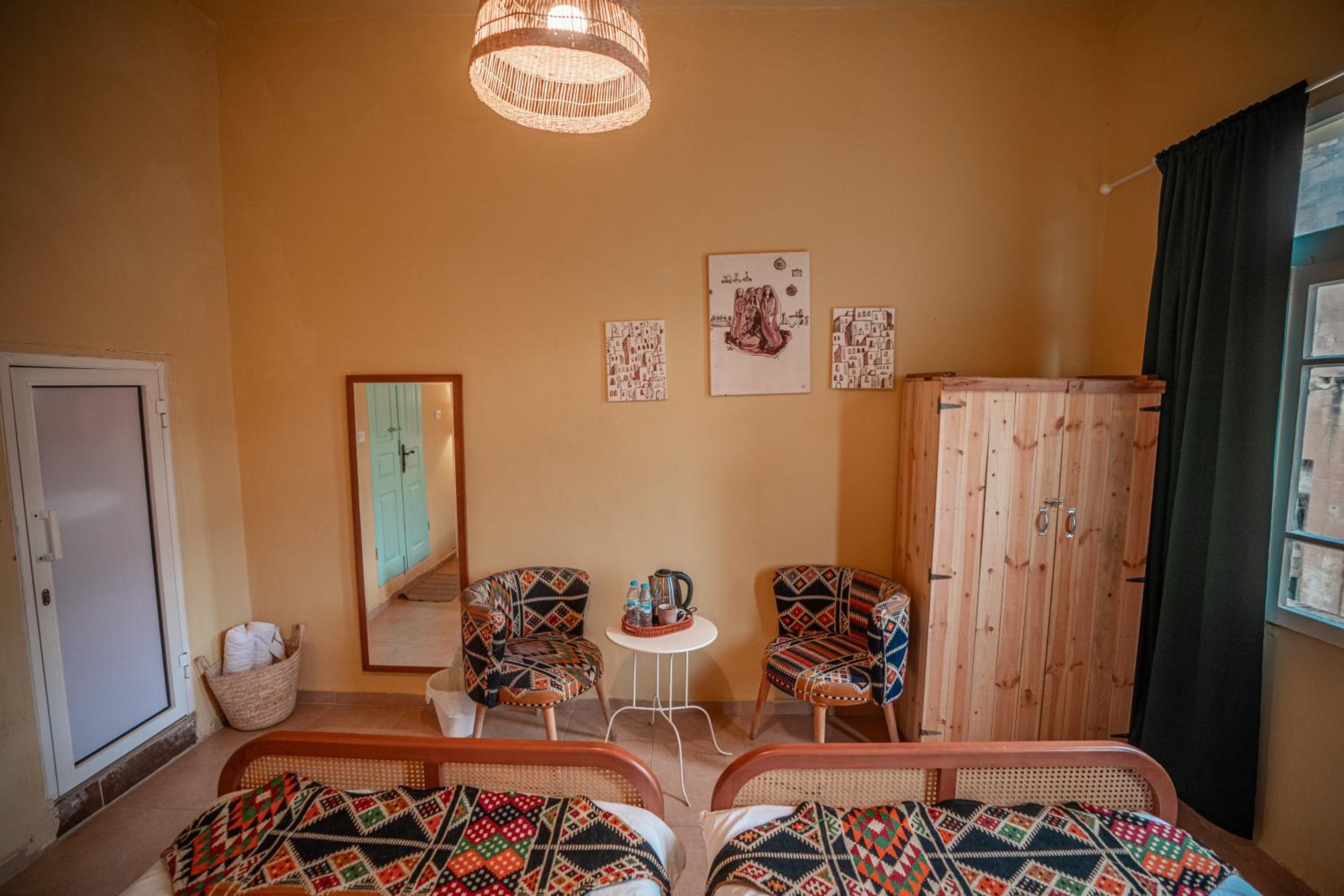 Standard Twin Room - Photo 2