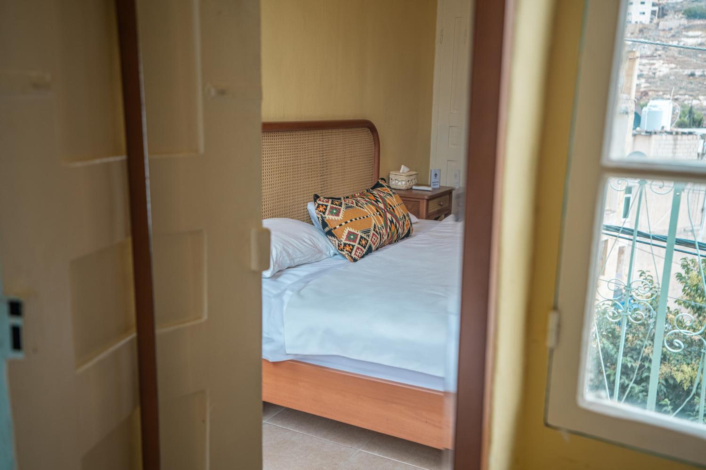 Double Room with Balcony - Photo 7