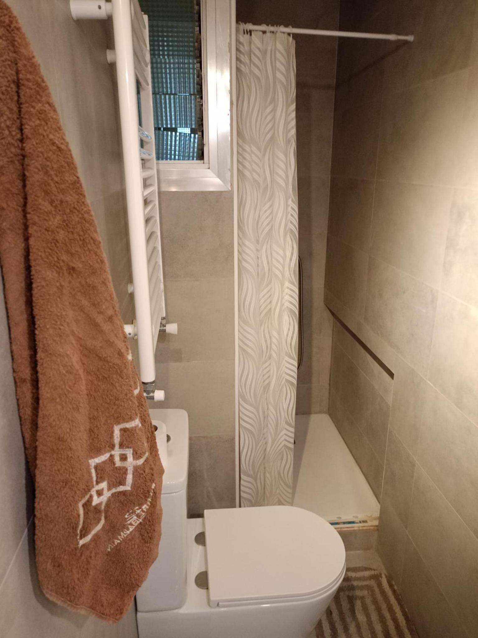 Standard Single Room with Shared Bathroom photo 3