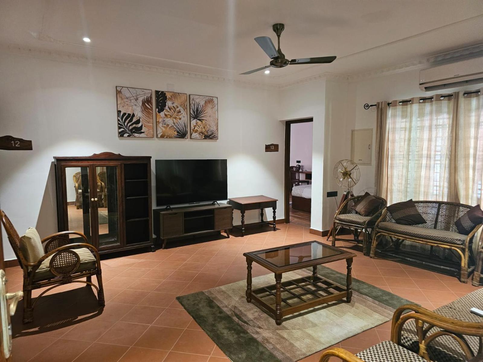 Executive Suite - Photo 3