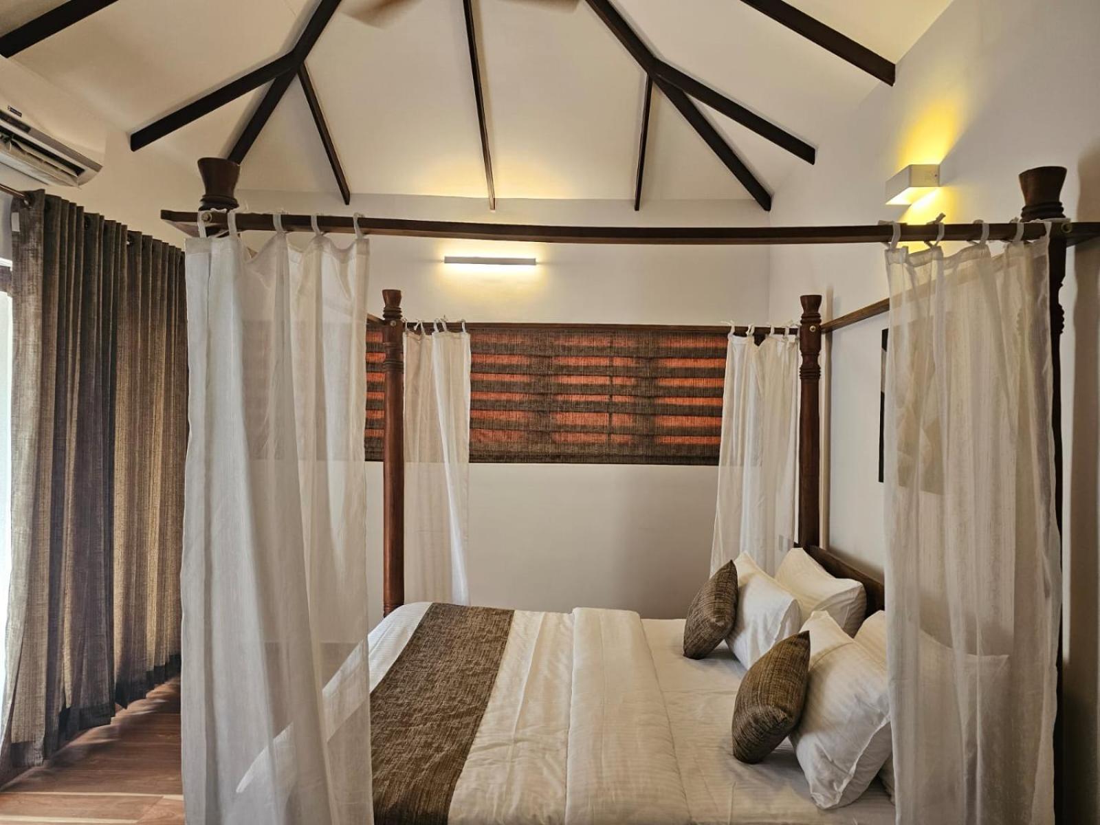 Executive Suite - Photo 7