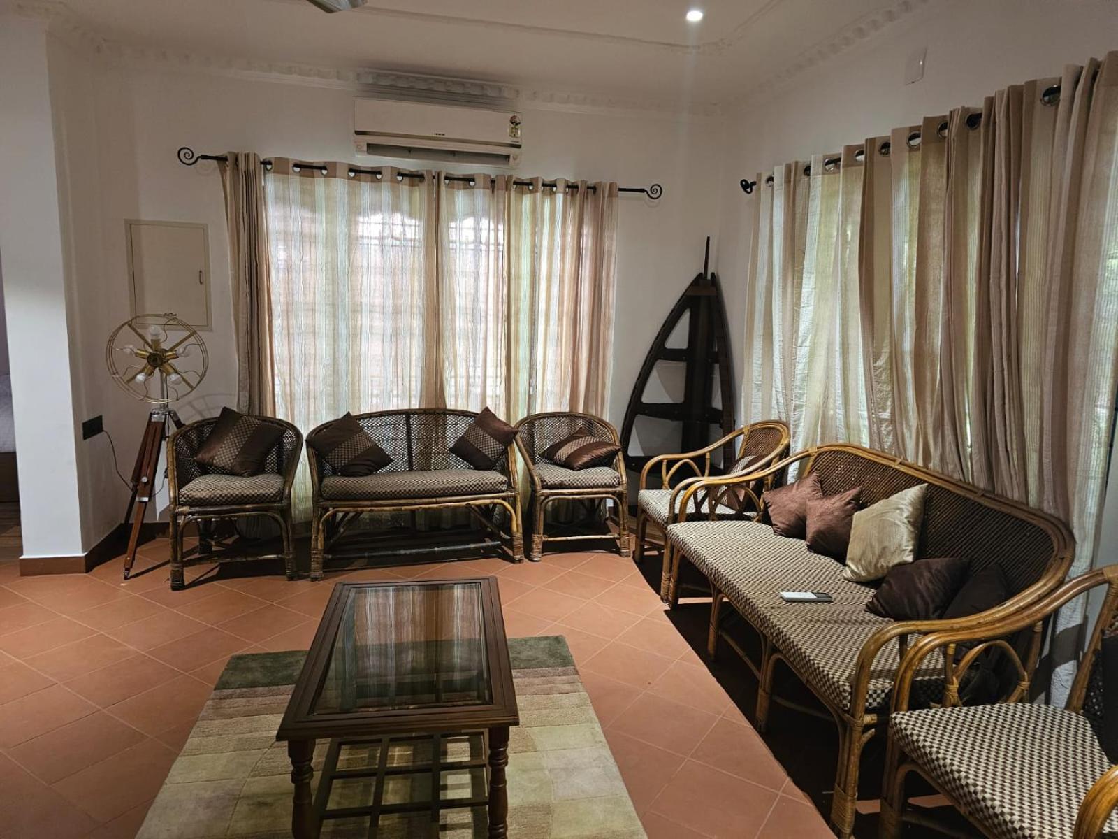 Executive Suite - Photo 15