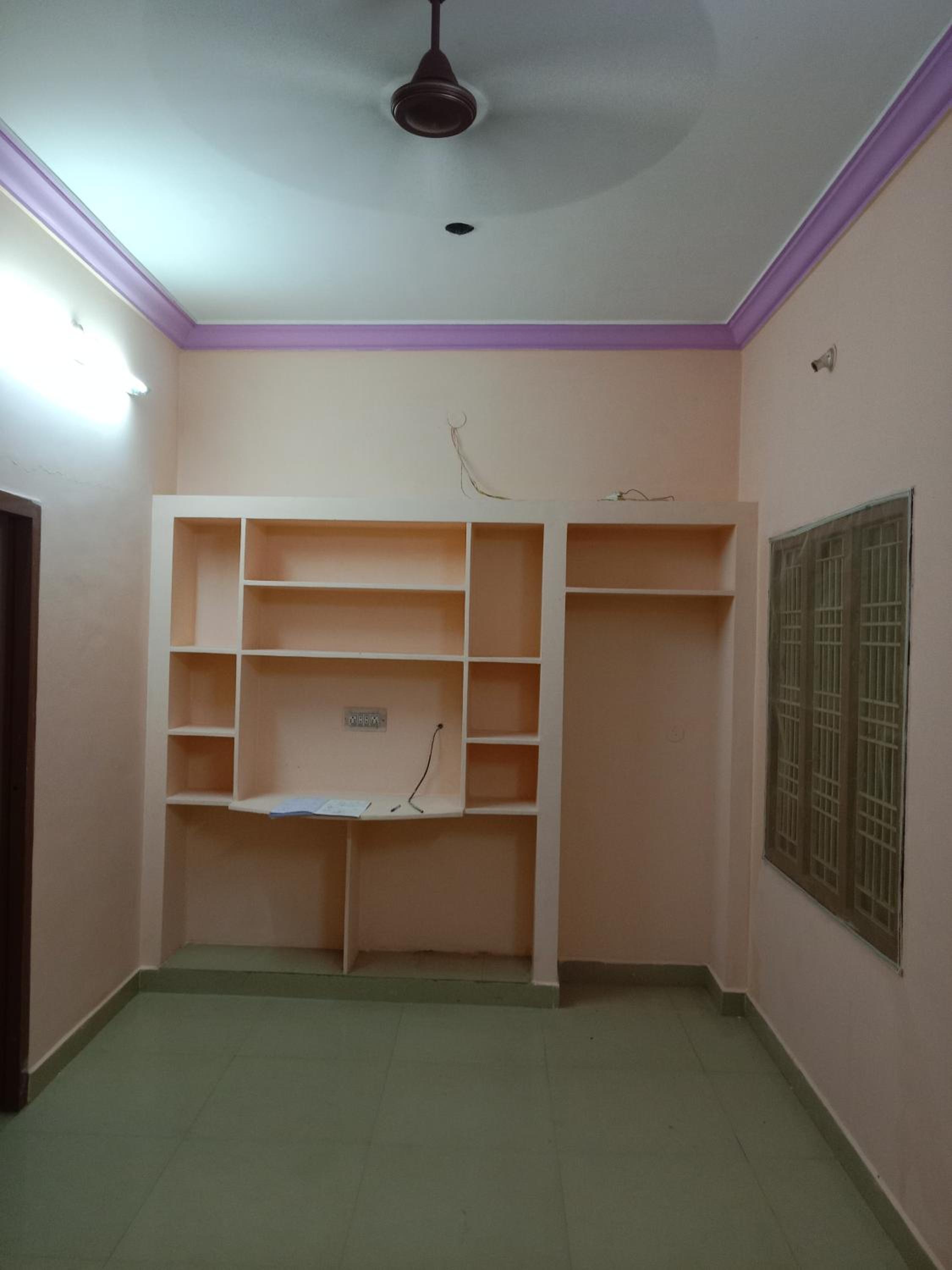 One-Bedroom House photo 1