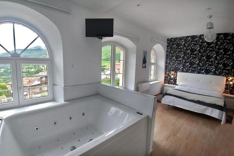 Suite Deluxe con Bañera de Hidromasaje