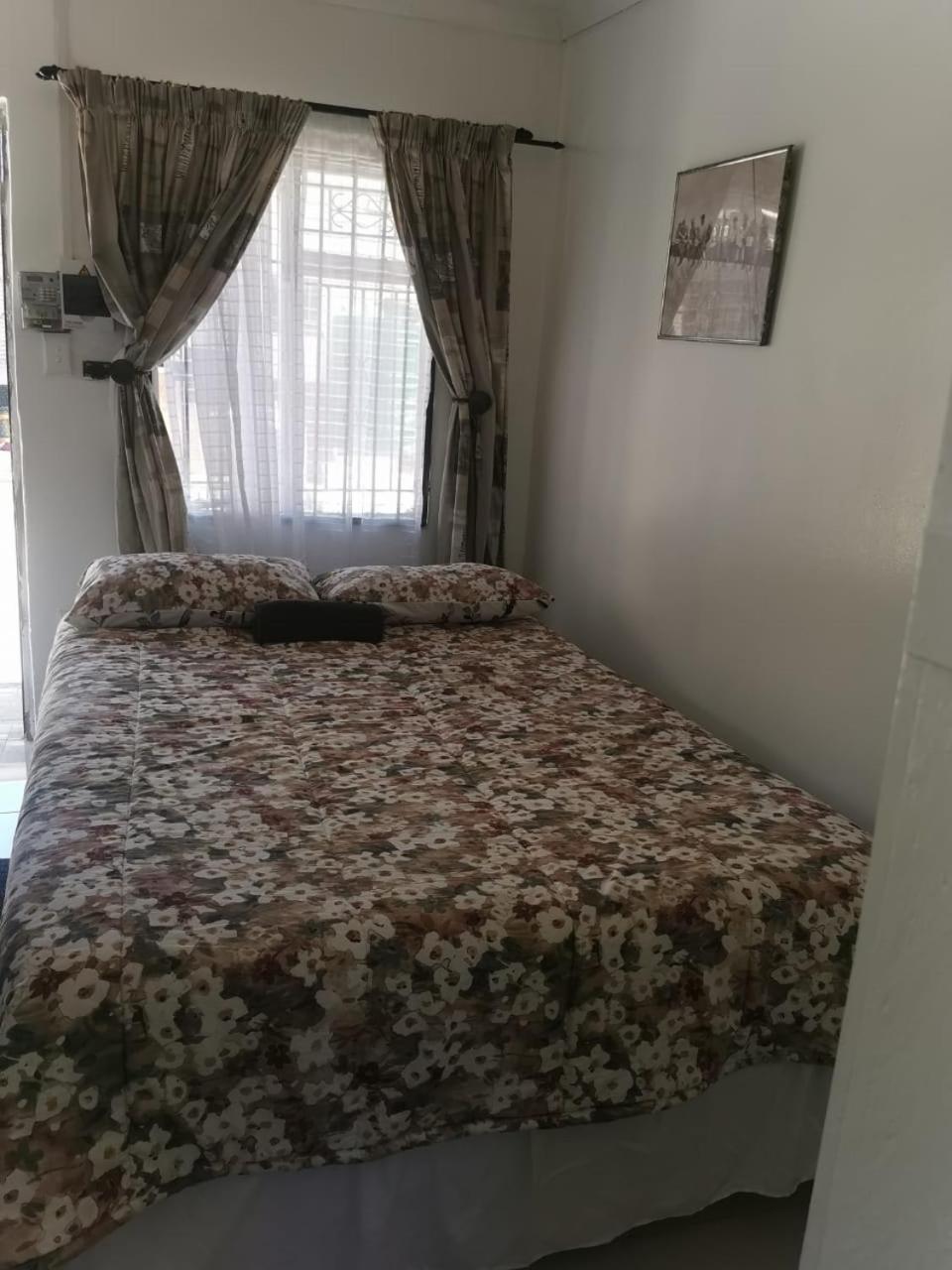 Budget Double Room photo 2
