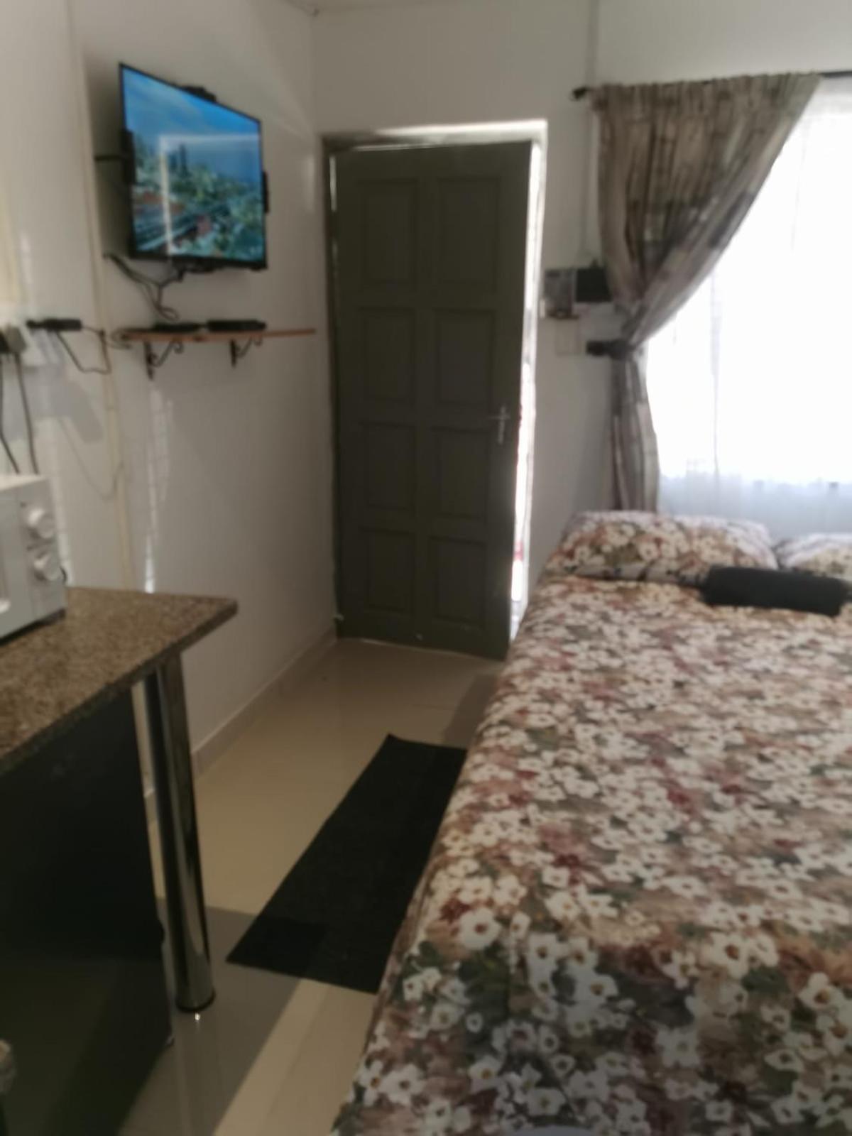 Budget Double Room photo 2
