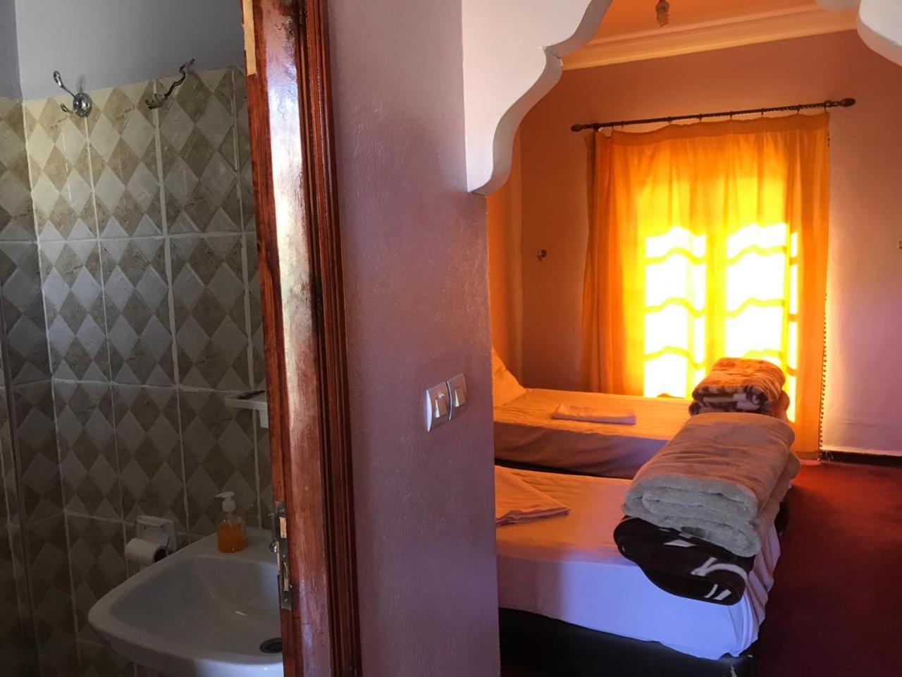 Twin Room With Private Bathroom photo 1