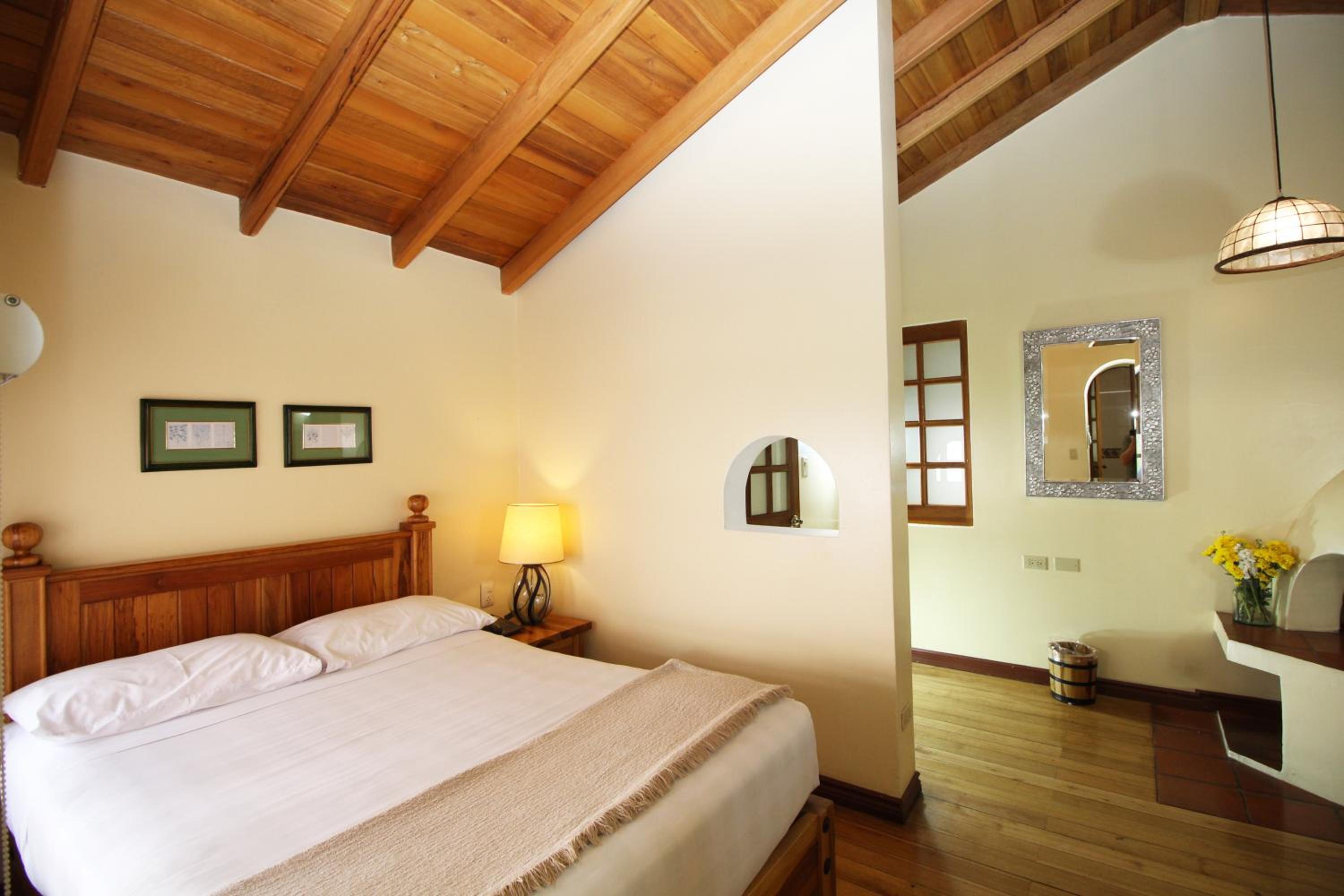 Standard Double Room - Photo 4