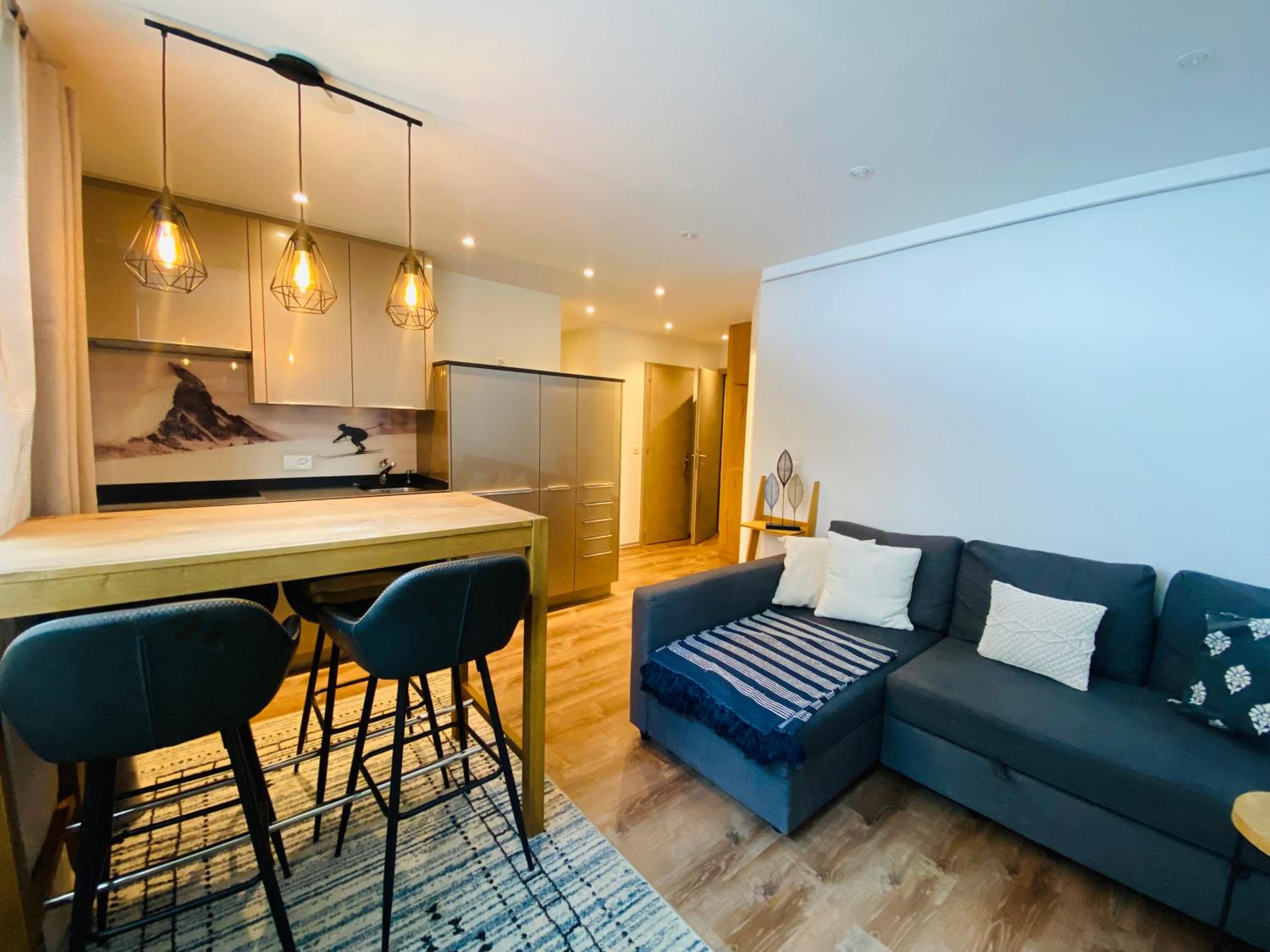 One-Bedroom Apartment