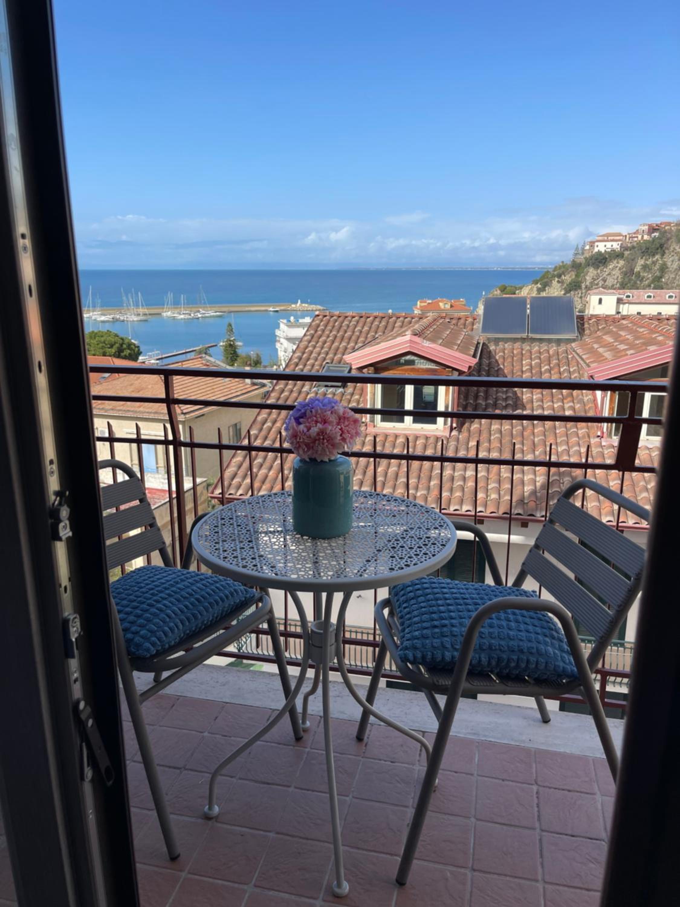 Deluxe Double Room with Balcony and Sea View - Photo 3