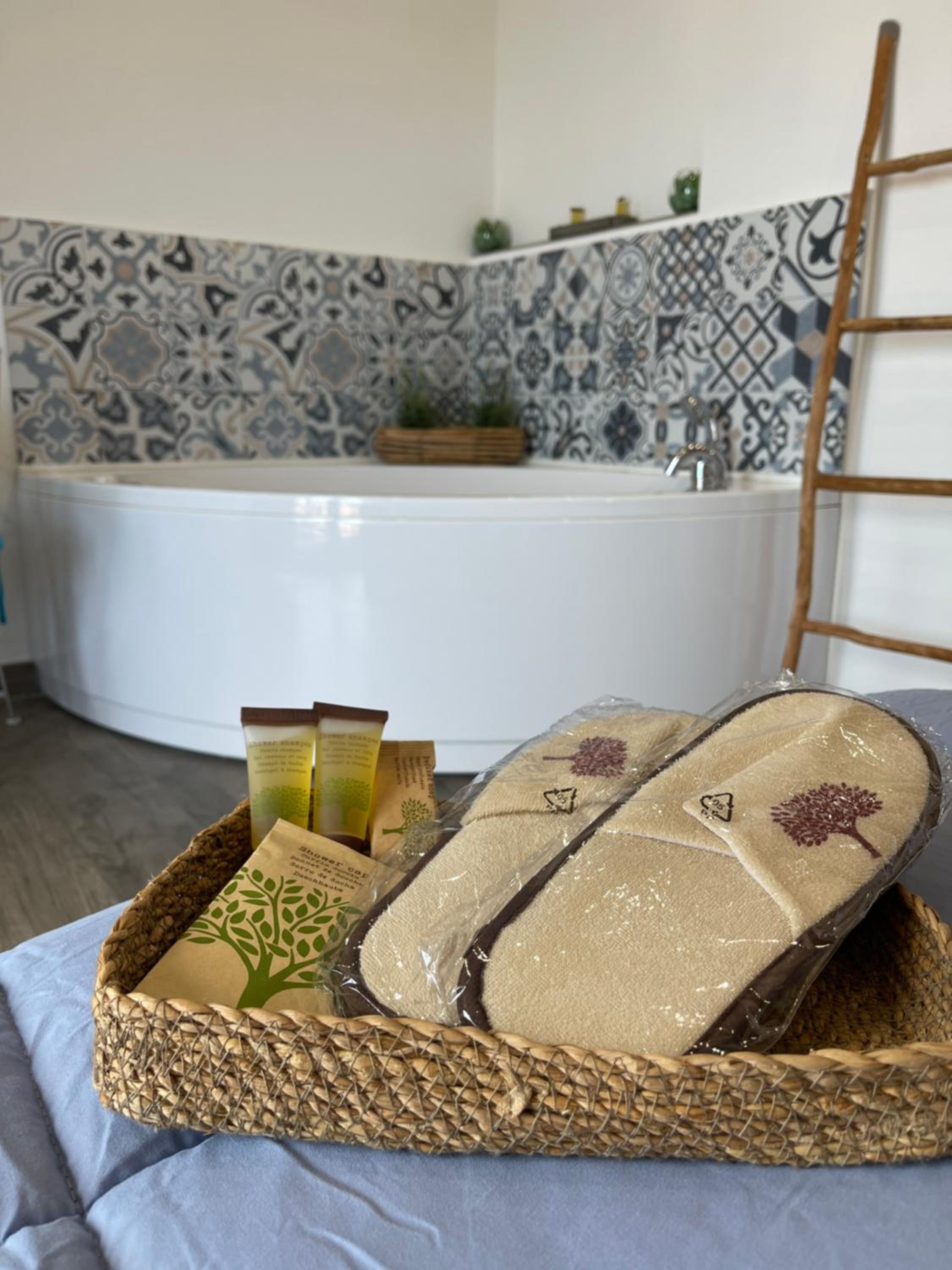 Deluxe Double Room with Balcony and Sea View - Photo 14