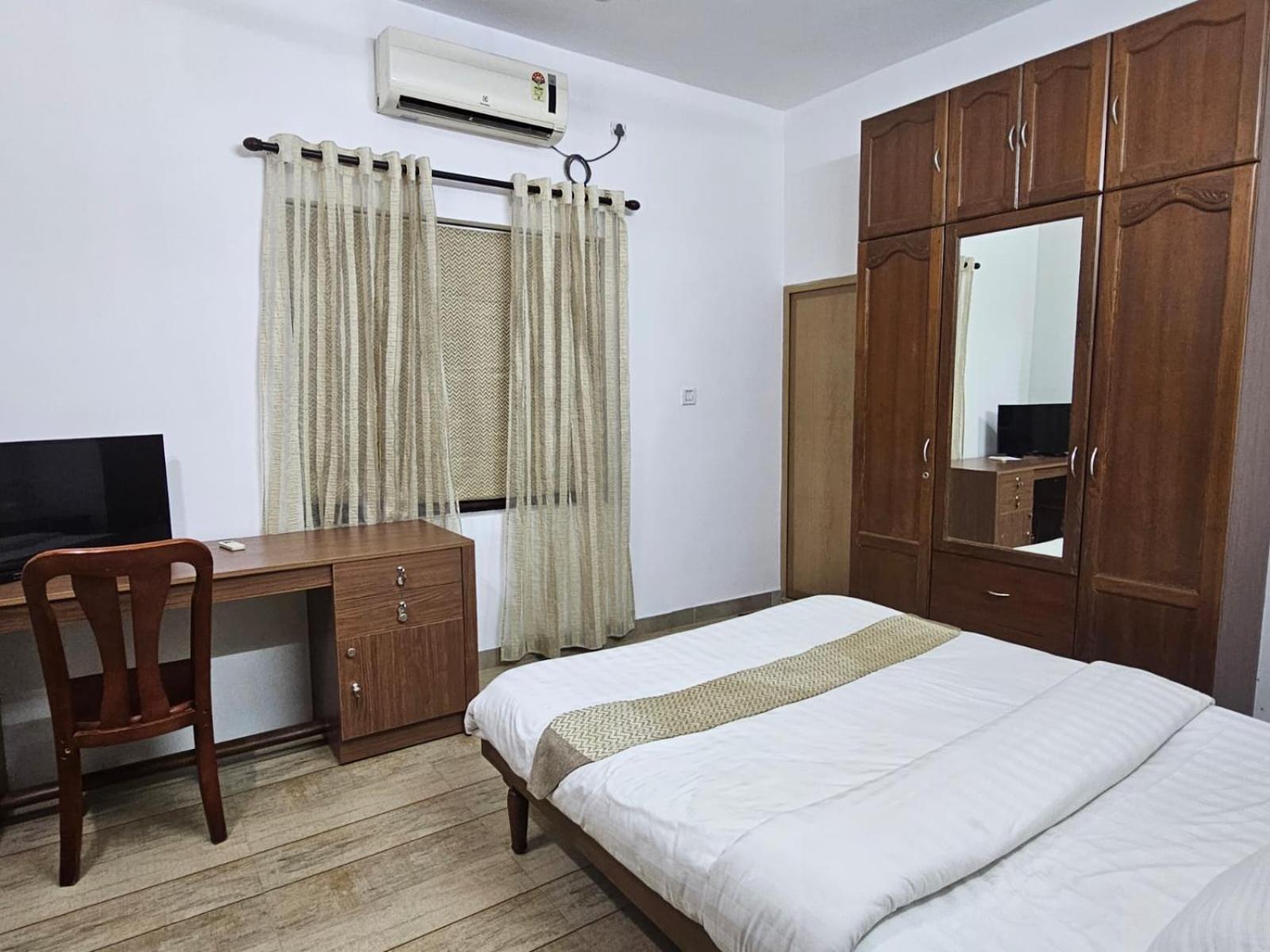 Standard Double Room - Photo 14