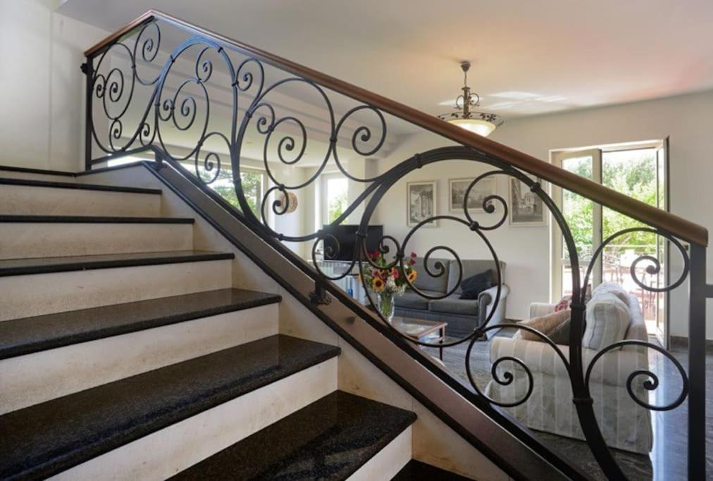 Villa with Private Pool - Photo 1