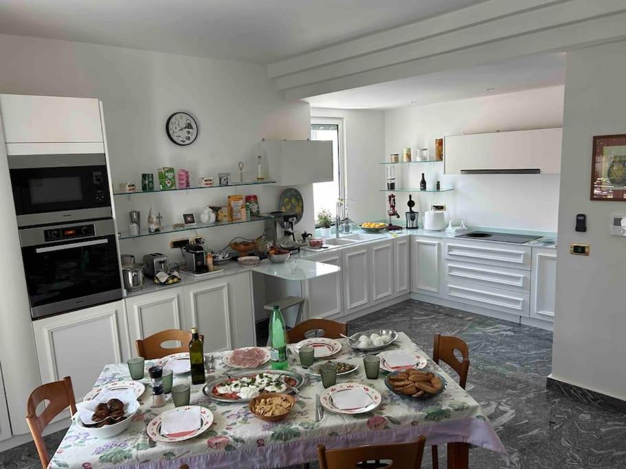 Villa with Private Pool - Photo 33