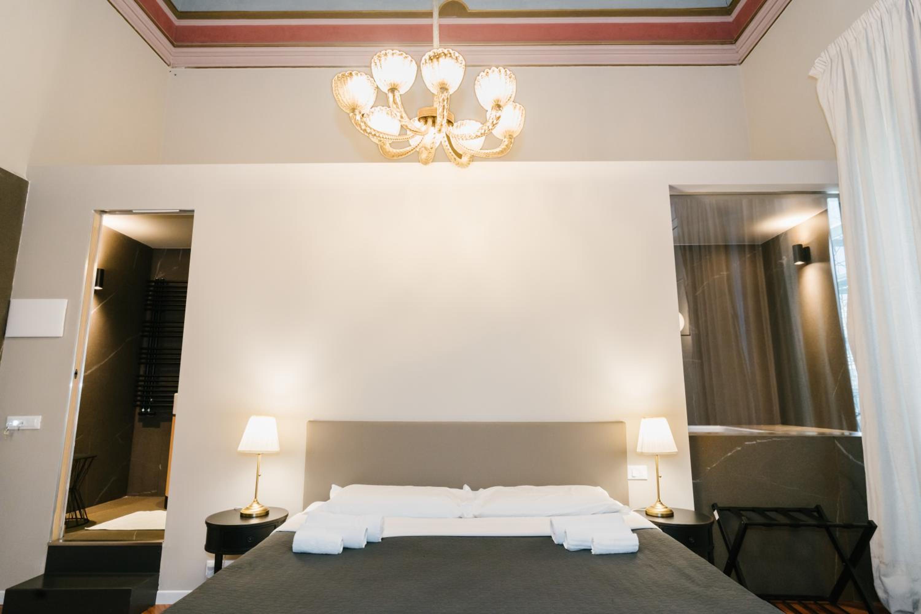 Double Room with Spa Bath photo 3