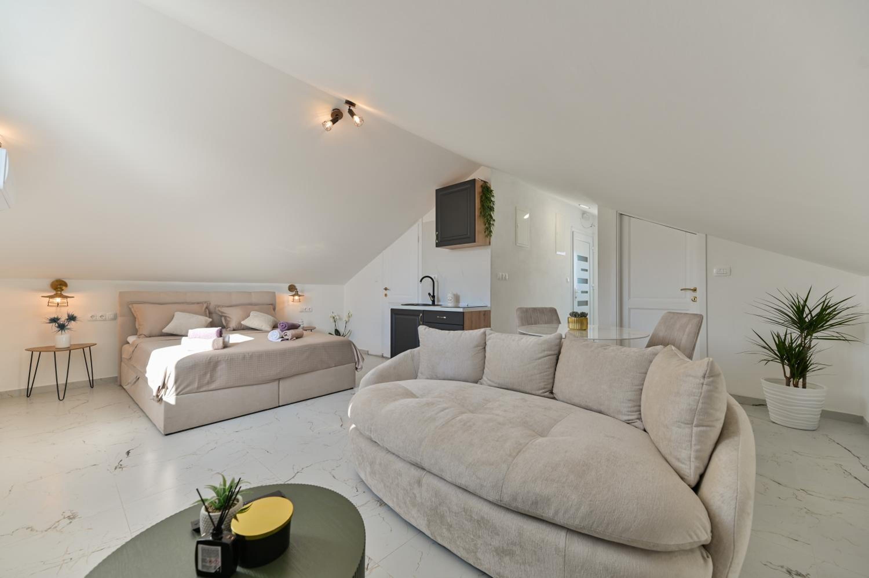 One-Bedroom Apartment