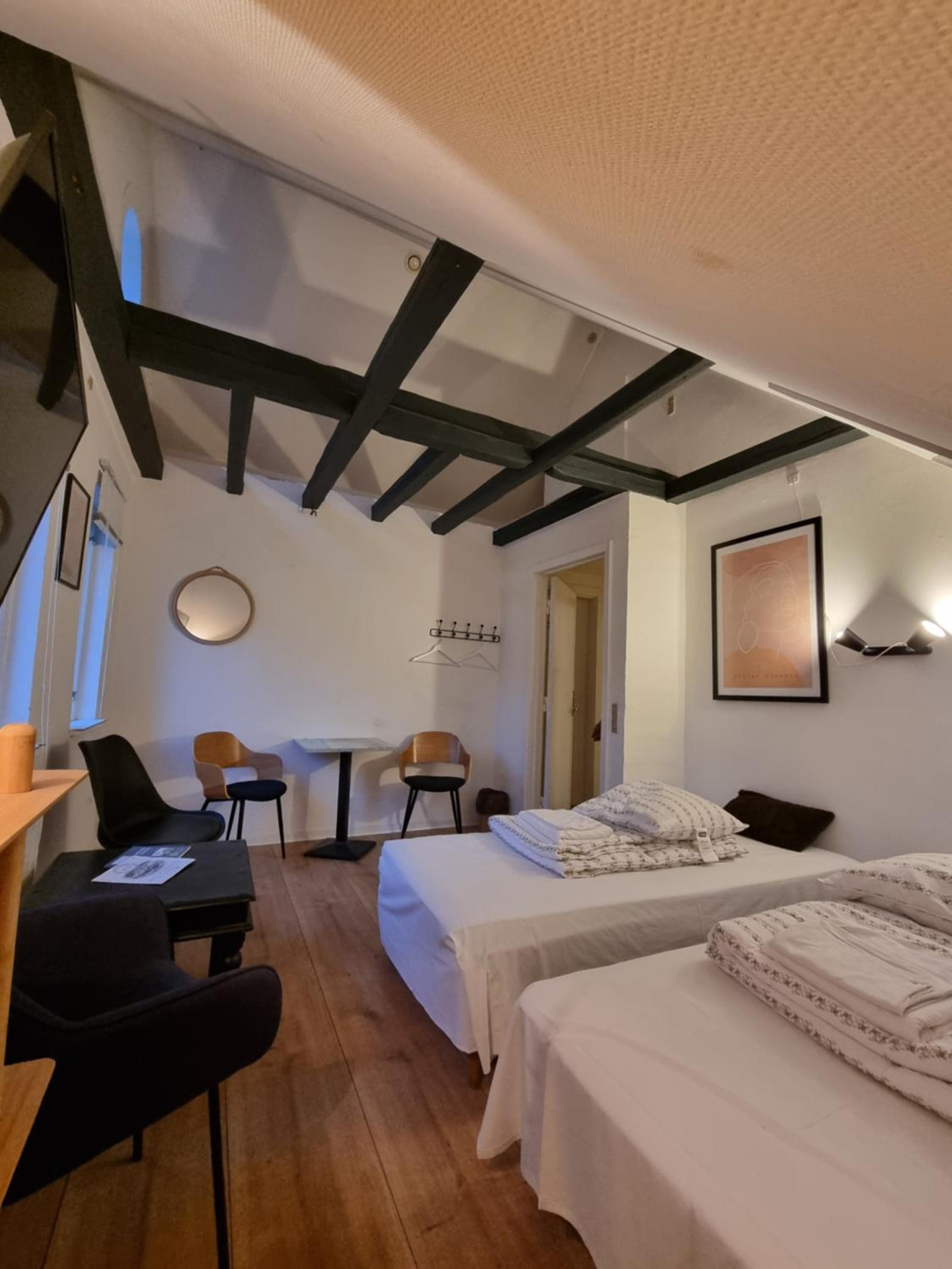 Double Room with Private Bathroom photo 2